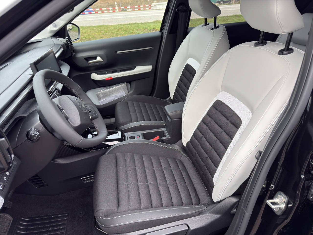 CITROEN C3 Aircross 1.2 Hybrid Max, Mild-Hybrid Benzin/Elektro, Neuwagen, Automatik - 5