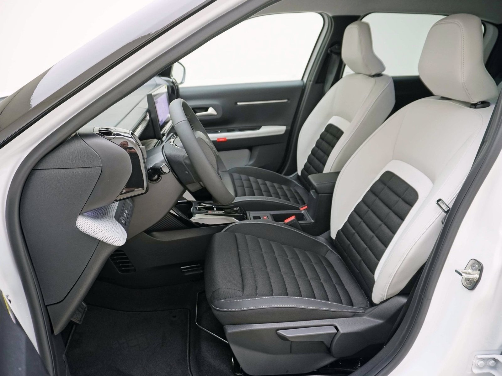 CITROEN C3 Aircross 1.2 Hybrid Max, Mild-Hybrid Petrol/Electric, New car, Automatic - 7