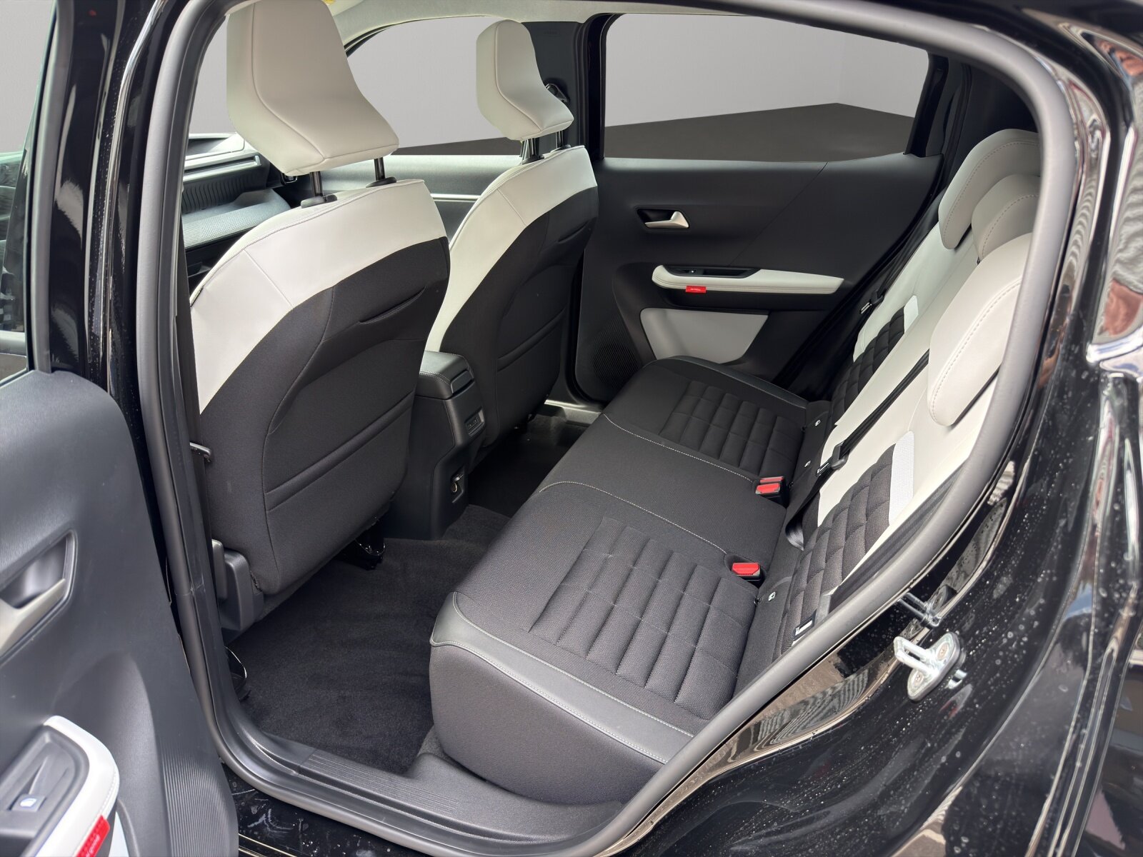 CITROEN C3 Aircross 1.2 Hybrid Busines, Full-Hybrid Petrol/Electric, New car, Automatic - 5