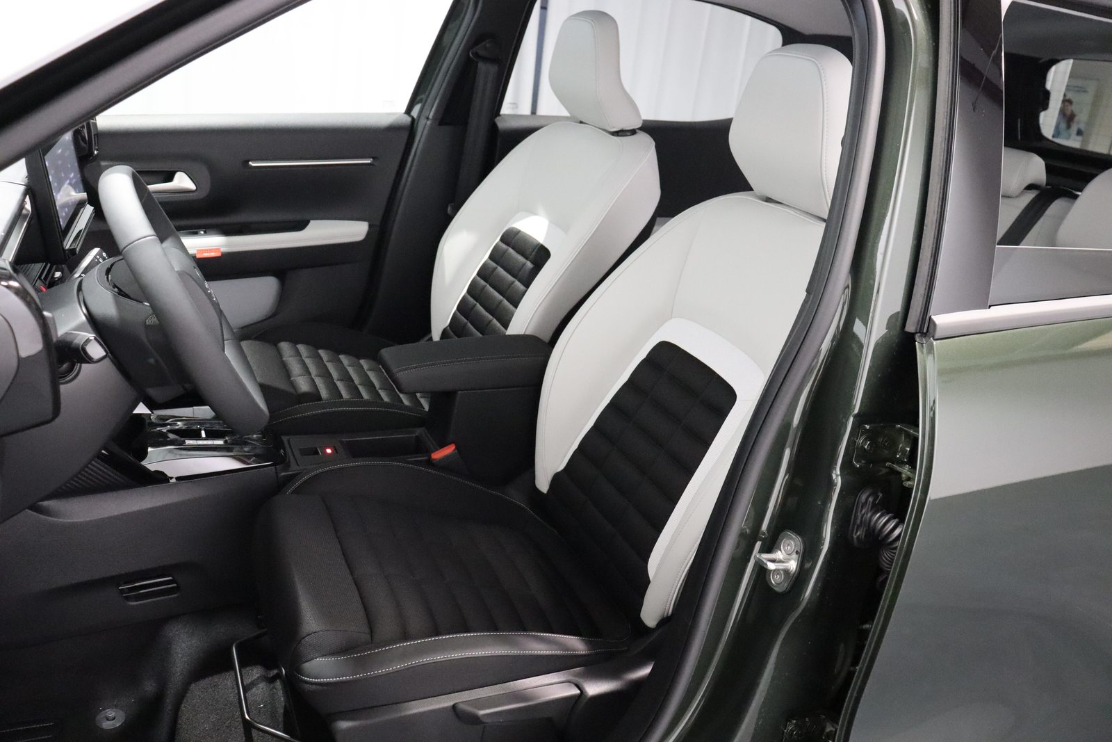 CITROEN C3 Aircross 1.2 Hybrid Max, Hybride Léger Essence/Électricité, Voiture nouvelle, Automatique - 4