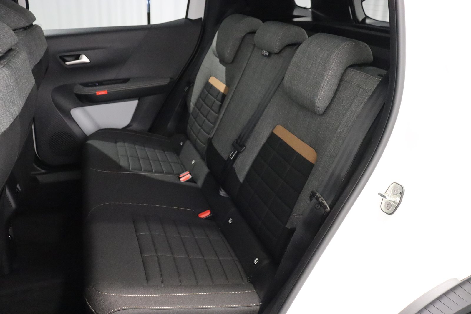 CITROEN C3 Aircross 1.2 Hybrid Plus, Mild-Hybrid Petrol/Electric, New car, Automatic - 5