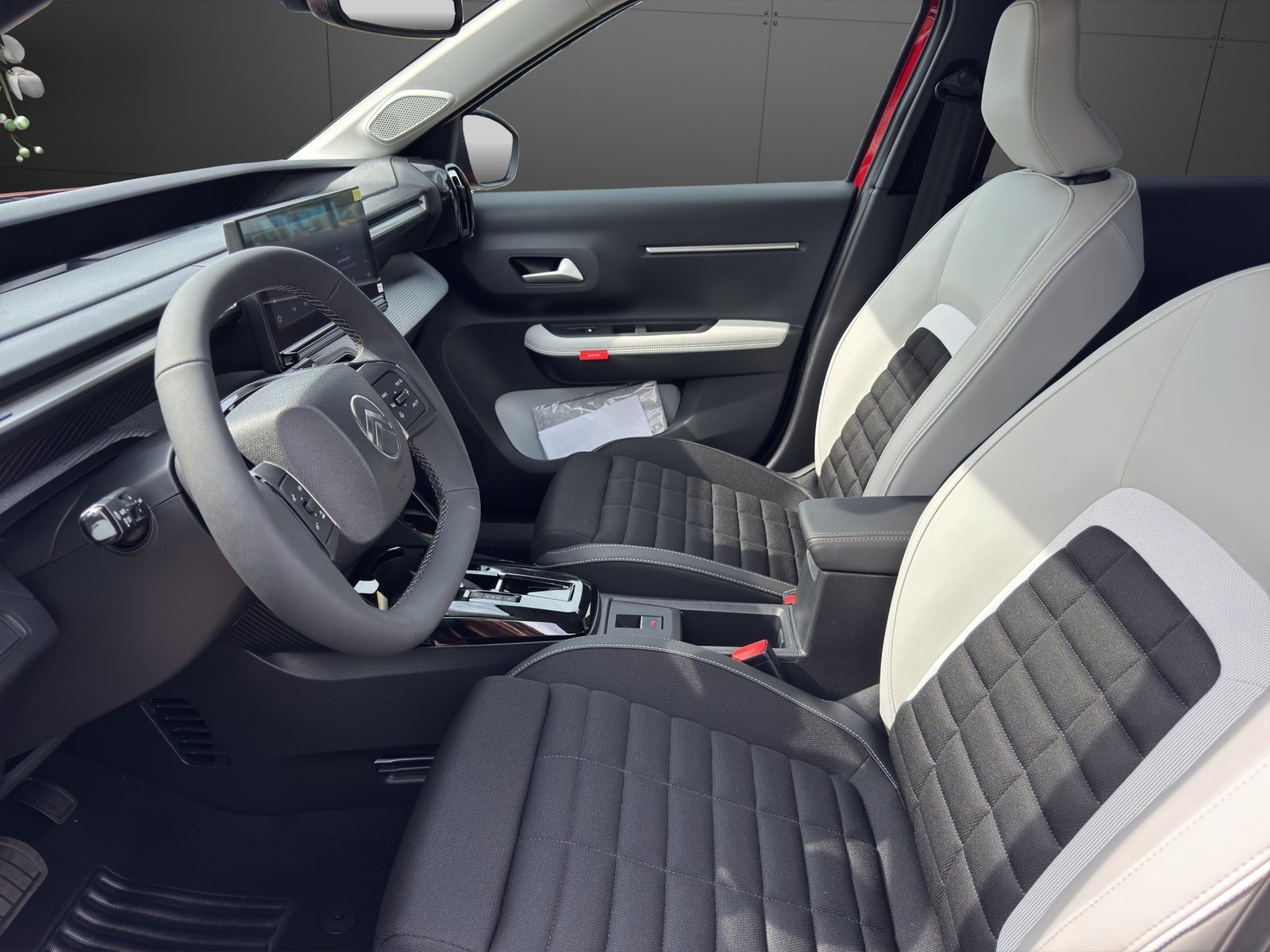 CITROEN C3 Aircross 1.2 Hybrid Max, Mild-Hybrid Petrol/Electric, New car, Automatic - 3