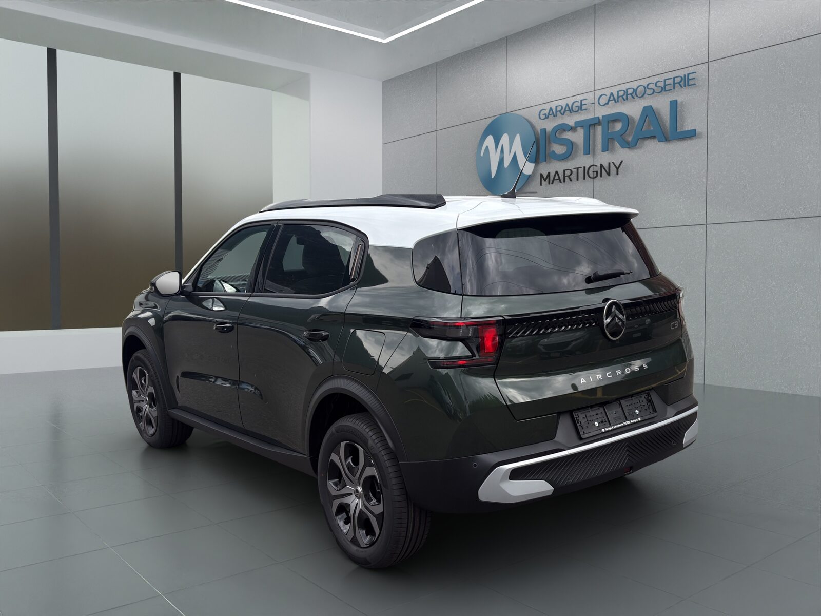 CITROEN C3 Aircross 1.2 Hybrid Plus, Mild-Hybrid Petrol/Electric, New car, Automatic - 2