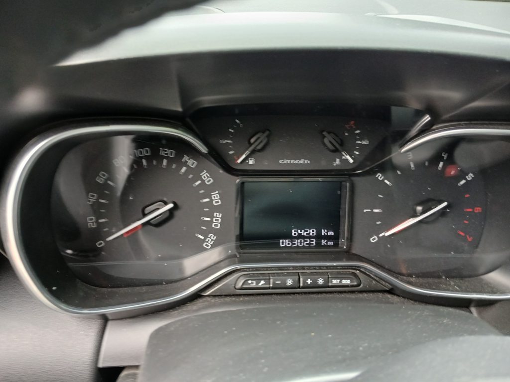 CITROEN C3 Aircross 1.2 PureTech 110 Shine, Benzin, Occasion / Gebraucht, Handschaltung - 5