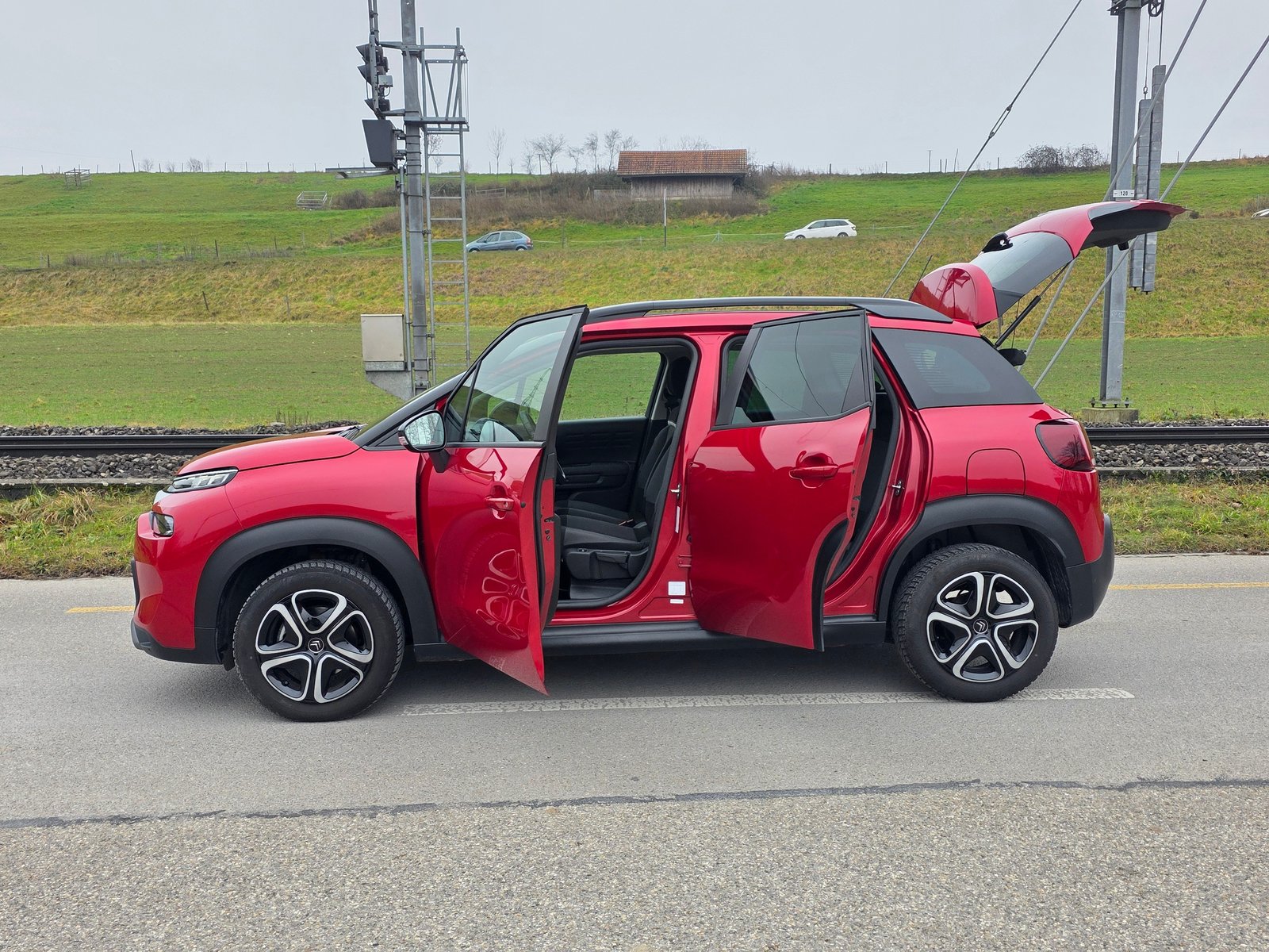 CITROEN C3 Aircross 1.2i PureTech Swiss Edition EAT6, Benzin, Occasion / Gebraucht, Automatik - 4