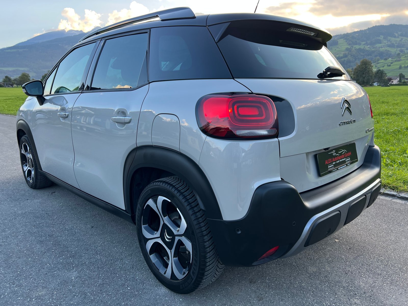 CITROEN C3 AIRCROSS 1.2i PureTech Shine EAT, Petrol, Second hand / Used, Automatic - 4