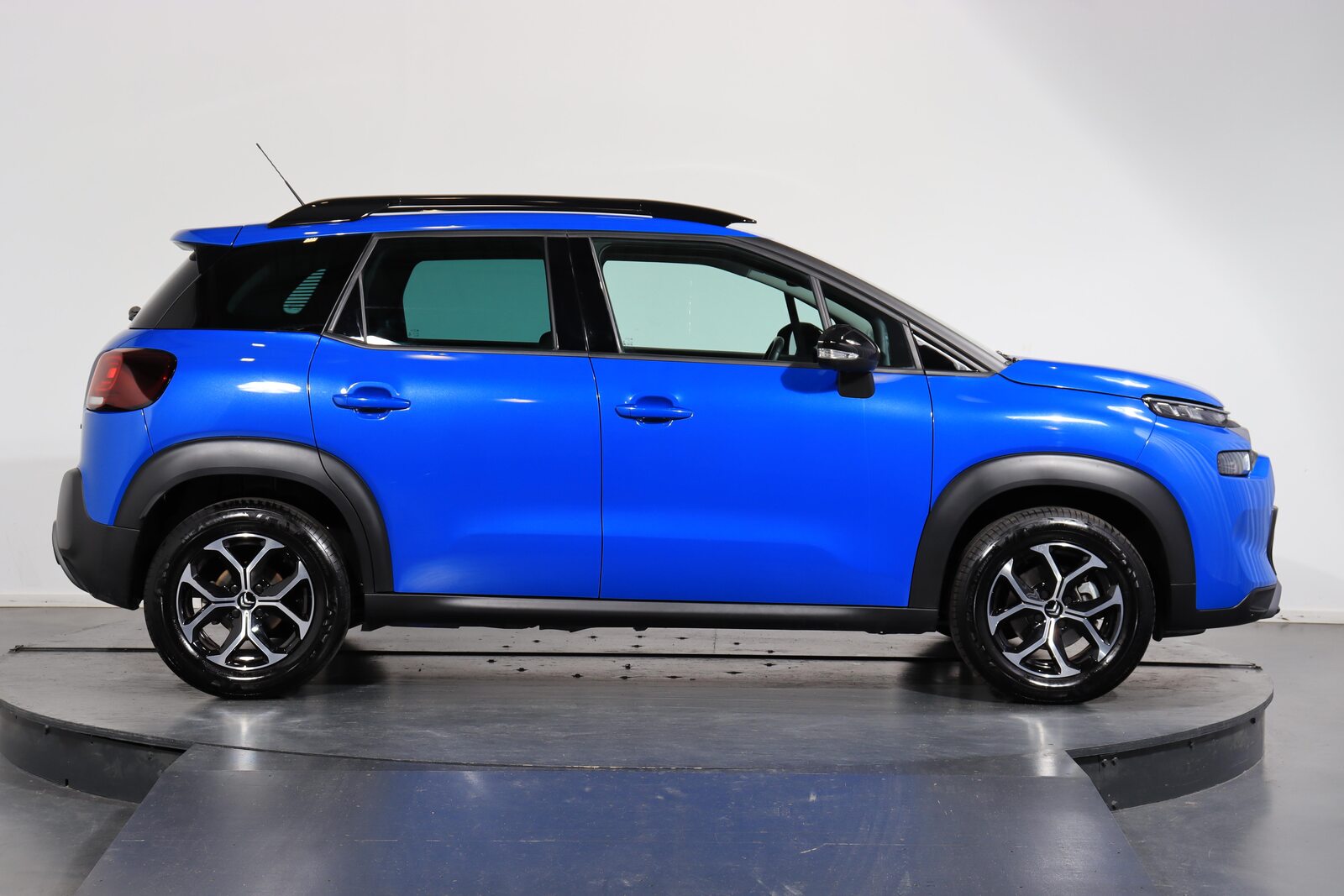 CITROEN C3 Aircross 1.2 PureTech 130 Shine, Petrol, Second hand / Used, Automatic - 2