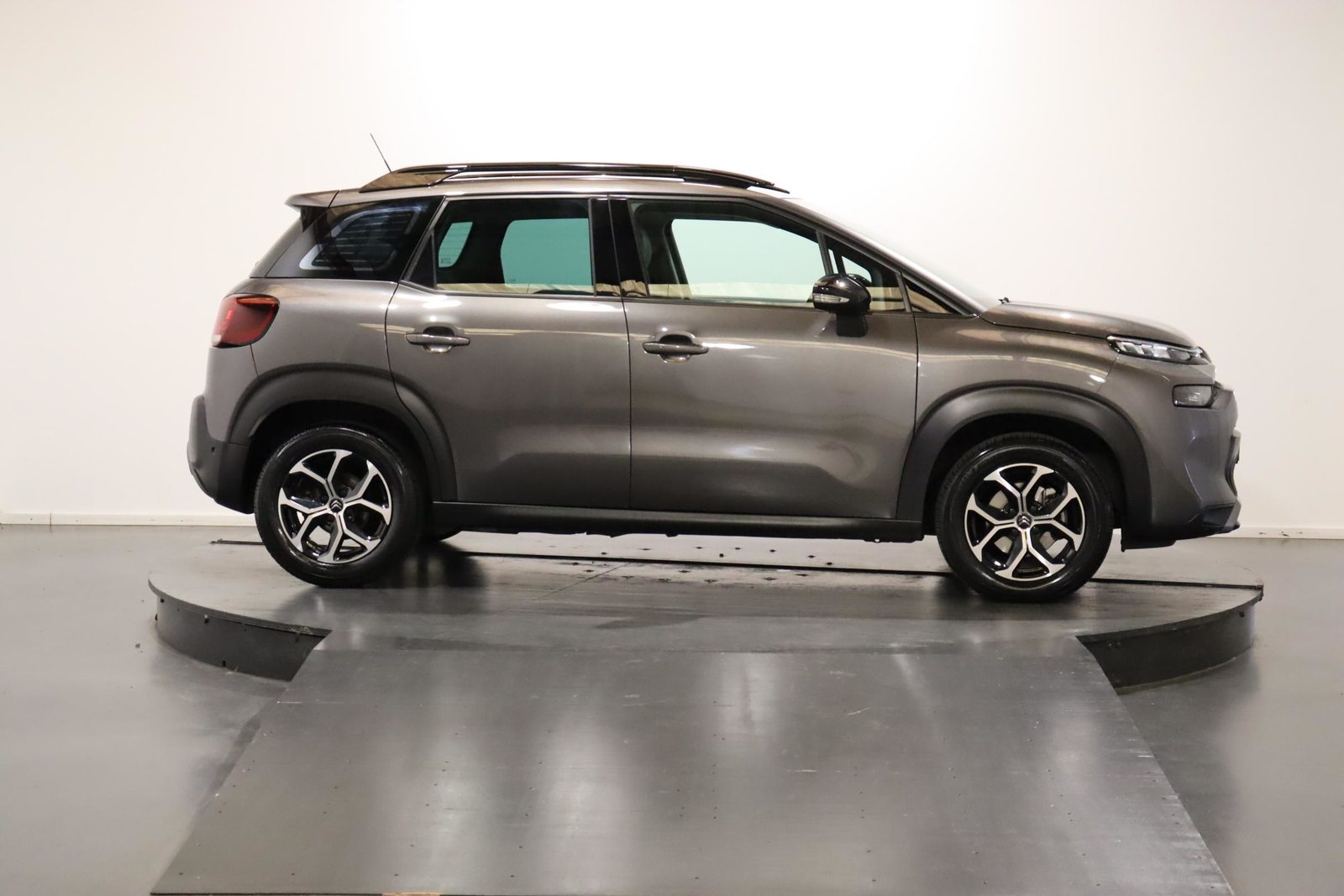 CITROEN C3 Aircross 1.2 PureTech 130 Shine, Petrol, Second hand / Used, Automatic - 2