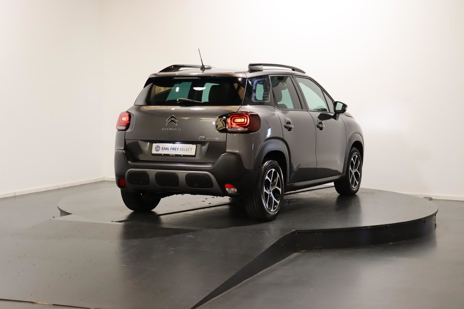 CITROEN C3 Aircross 1.2 PureTech 130 Shine, Petrol, Second hand / Used, Automatic - 3