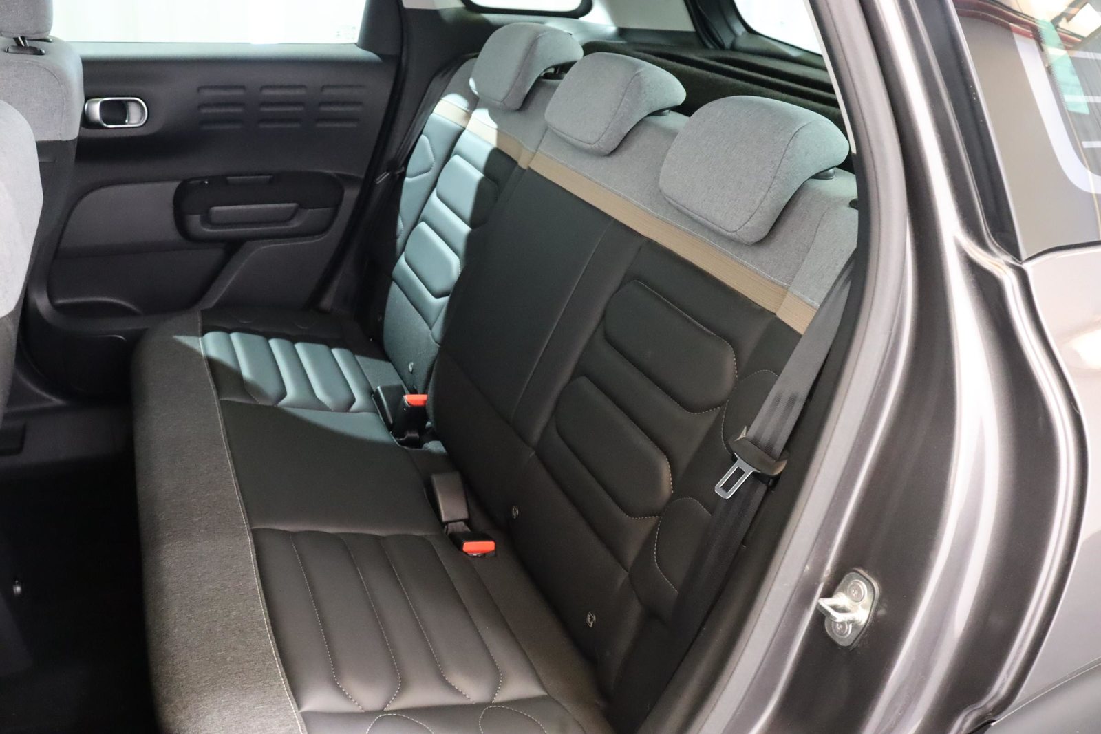CITROEN C3 Aircross 1.2 PureTech 130 Shine, Petrol, Second hand / Used, Automatic - 5