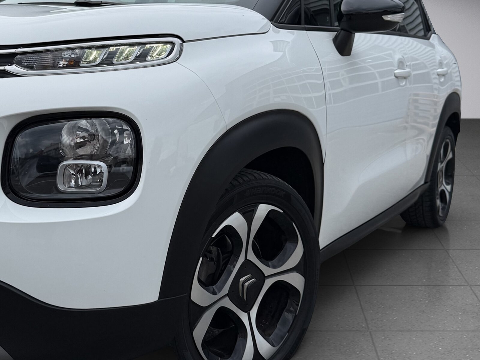 CITROEN C3 Aircross 1.2i PureTech Shine, Petrol, Second hand / Used, Manual - 2