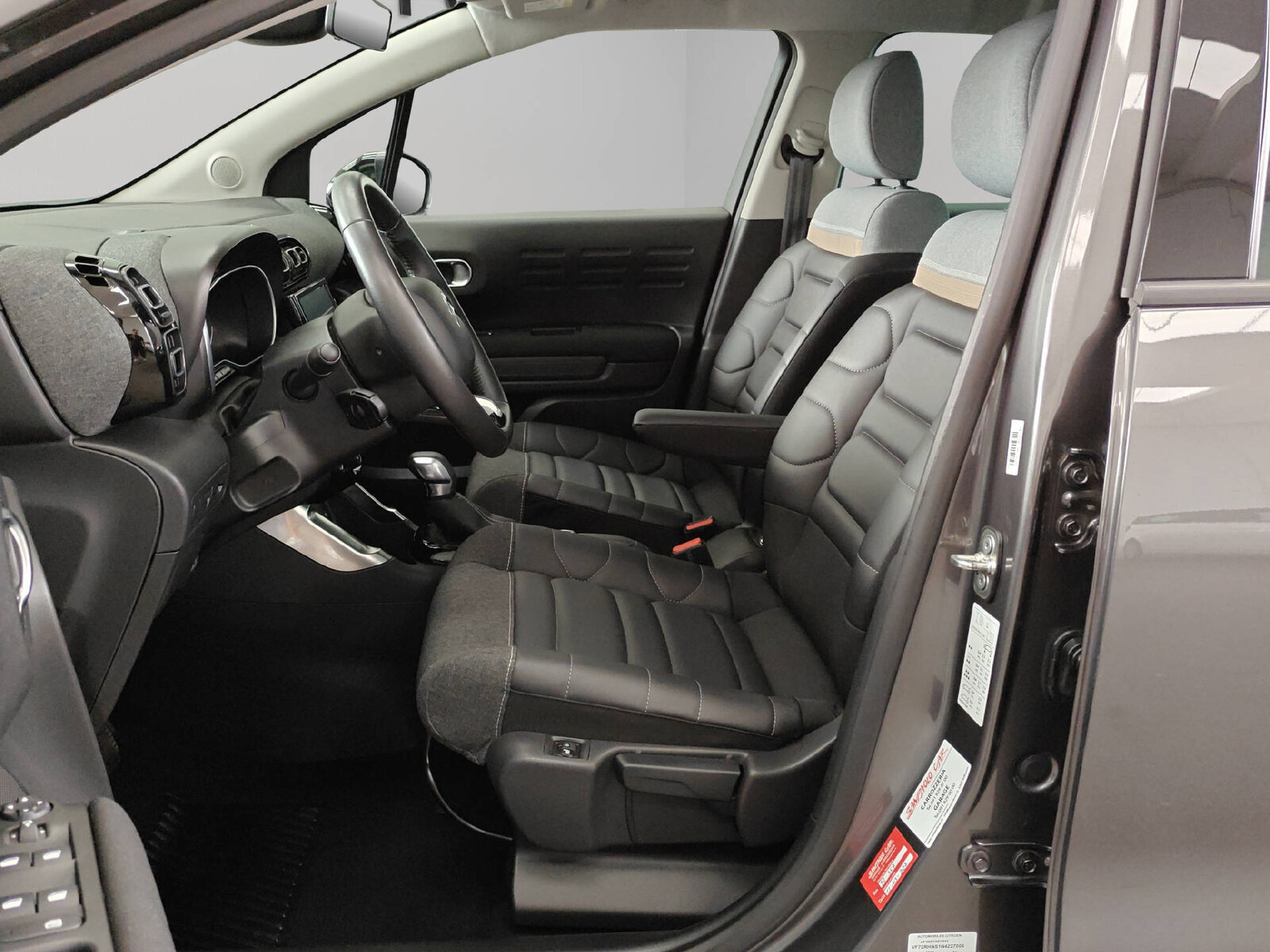 CITROEN C3 Aircross 1.2 PureTech 130 Shine, Petrol, Second hand / Used, Automatic - 5