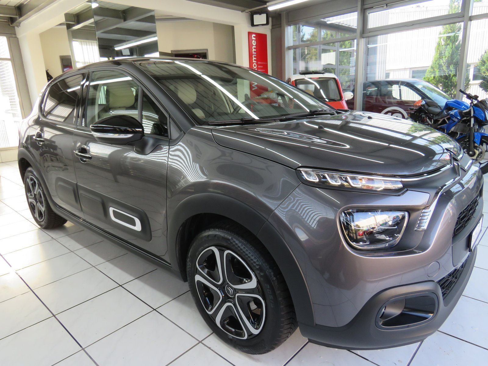 CITROEN C3 1.2i PureTech Swiss Edition EAT6, Essence, Occasion / Utilisé, Automatique - 3