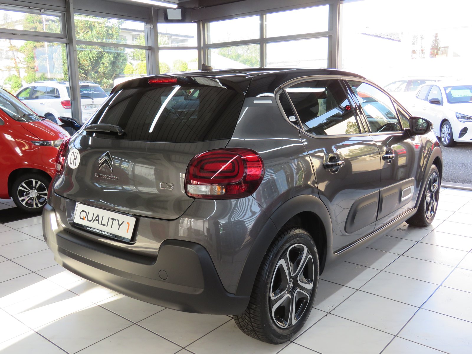 CITROEN C3 1.2i PureTech Swiss Edition EAT6, Essence, Occasion / Utilisé, Automatique - 4