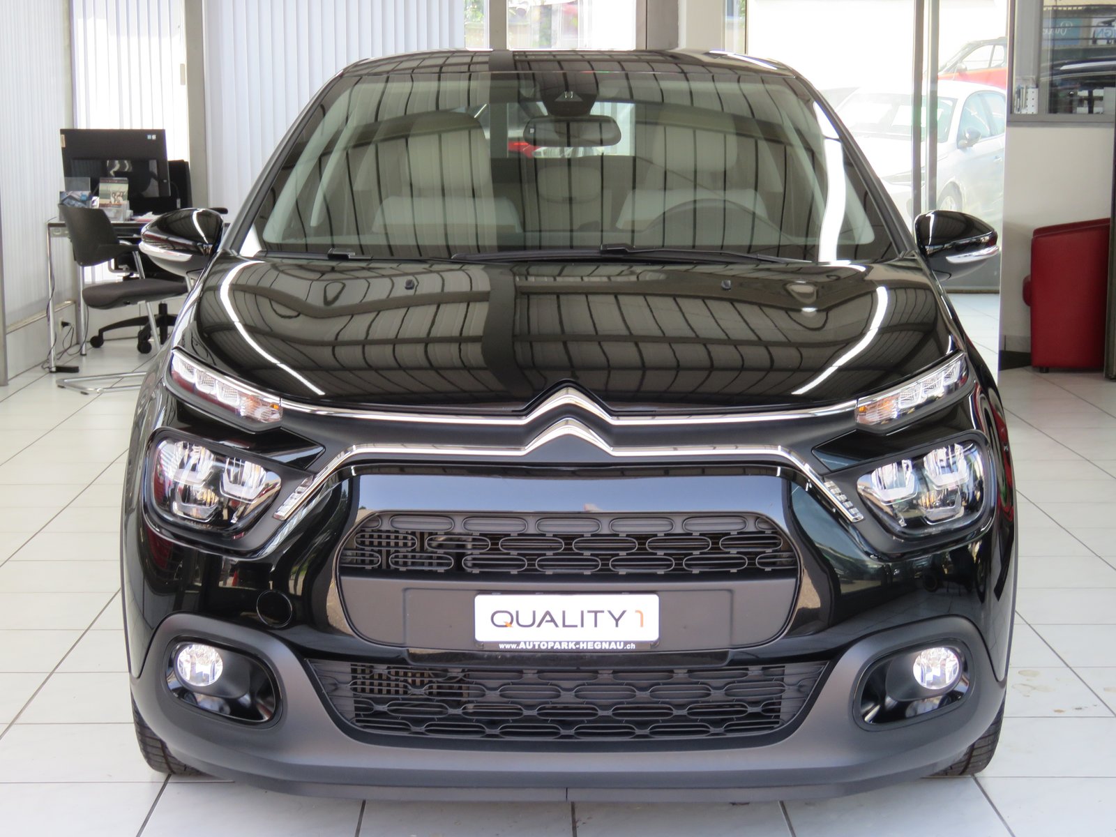 CITROEN C3 1.2i PureTech Swiss Edition EAT6, Petrol, Second hand / Used, Automatic - 2