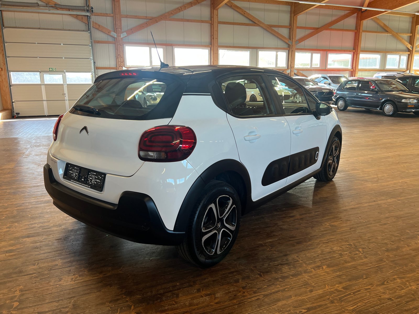 CITROEN C3 1.2i PureTech Shine EAT6, Petrol, Second hand / Used, Automatic - 5