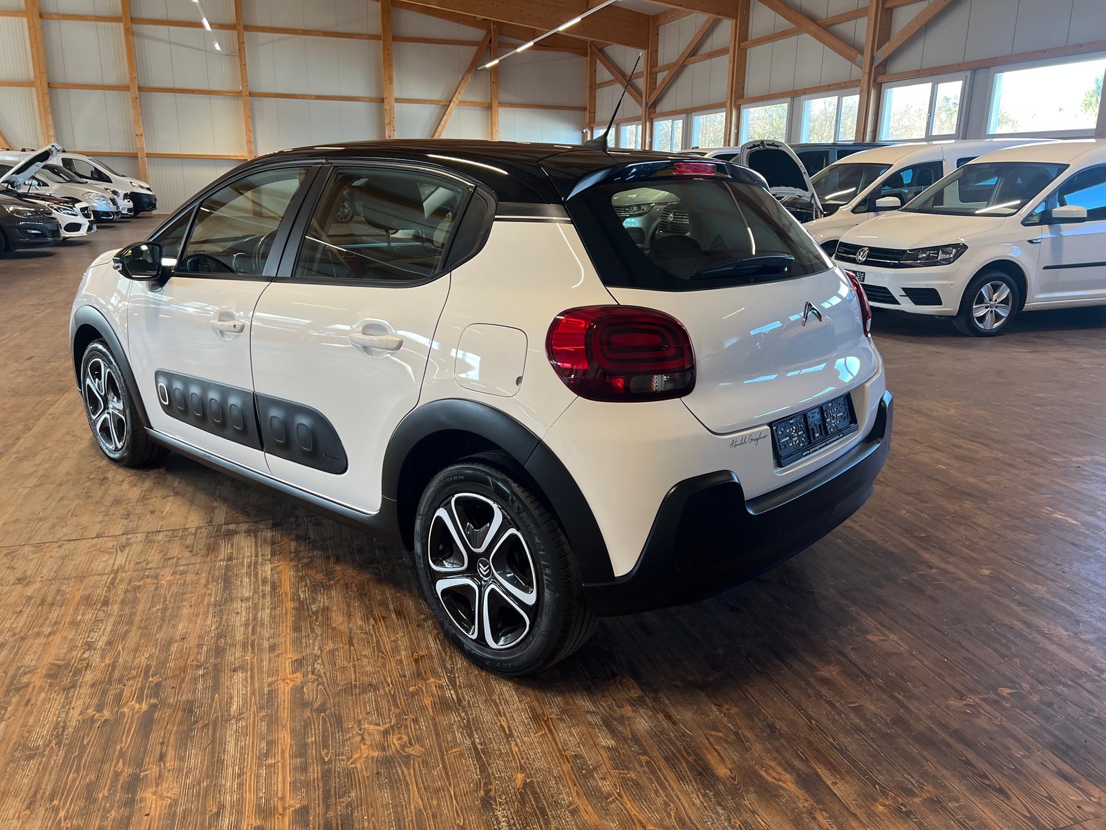 CITROEN C3 1.2i PureTech Shine EAT6, Petrol, Second hand / Used, Automatic - 7