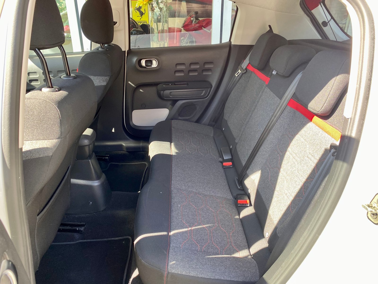 CITROEN C3 1.2i PureTech Shine, Petrol, Second hand / Used, Manual - 7