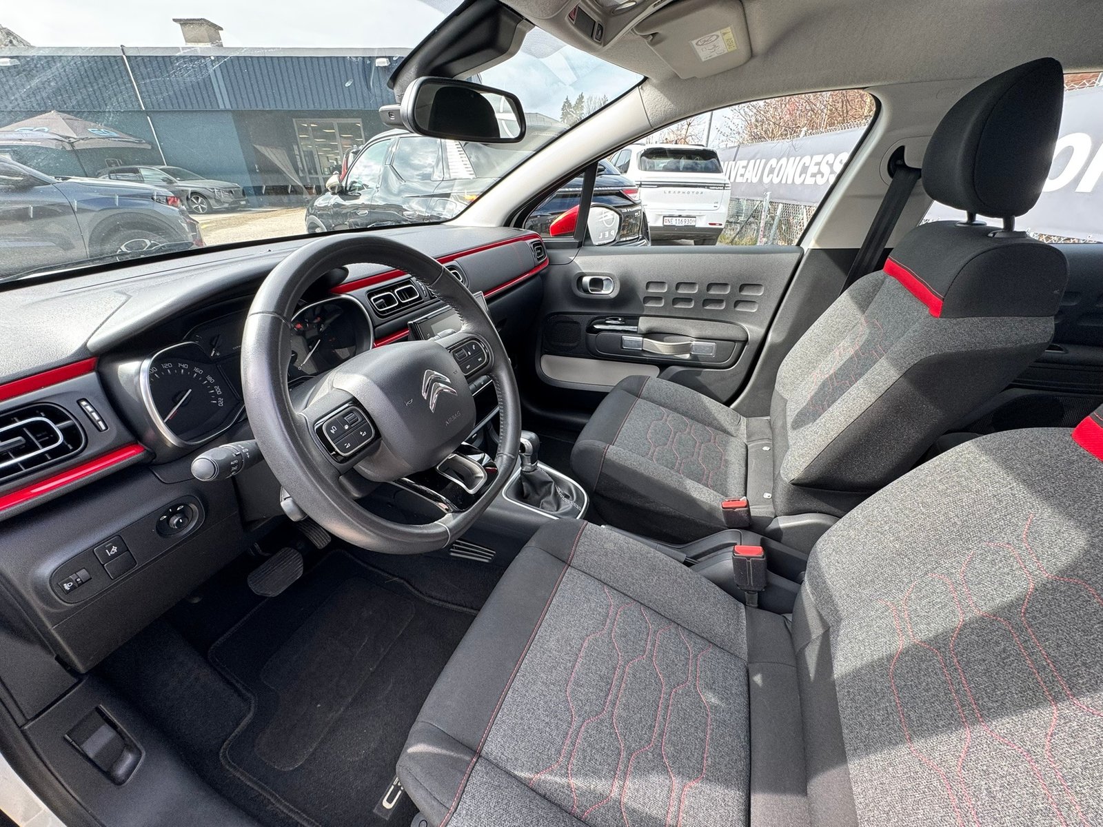 CITROEN C3 1.2i PureTech Feel EAT, Essence, Occasion / Utilisé, Automatique - 6