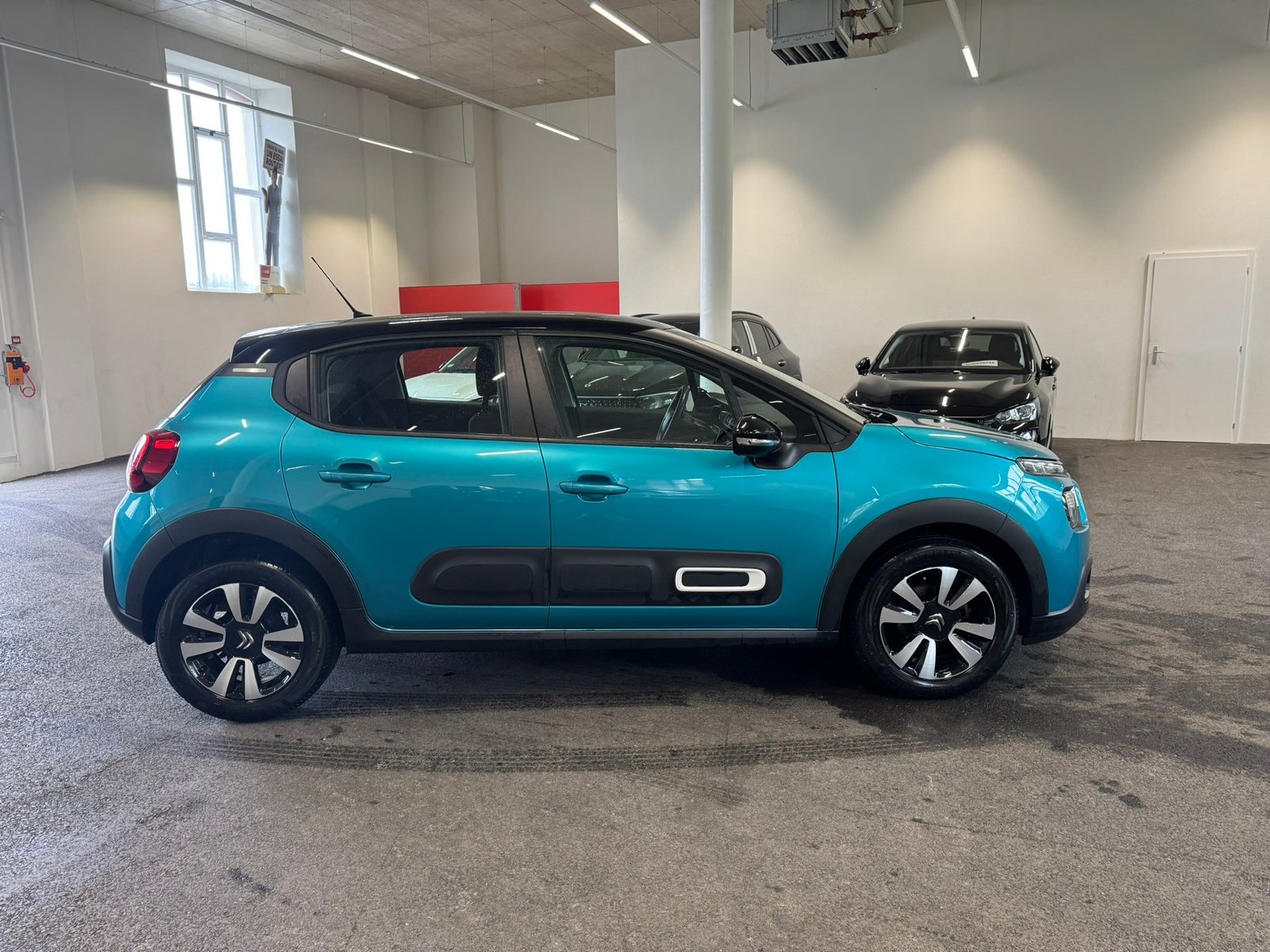 CITROEN C3 1.2i PureTech Swiss Edition EAT6, Benzin, Occasion / Gebraucht, Automatik - 4