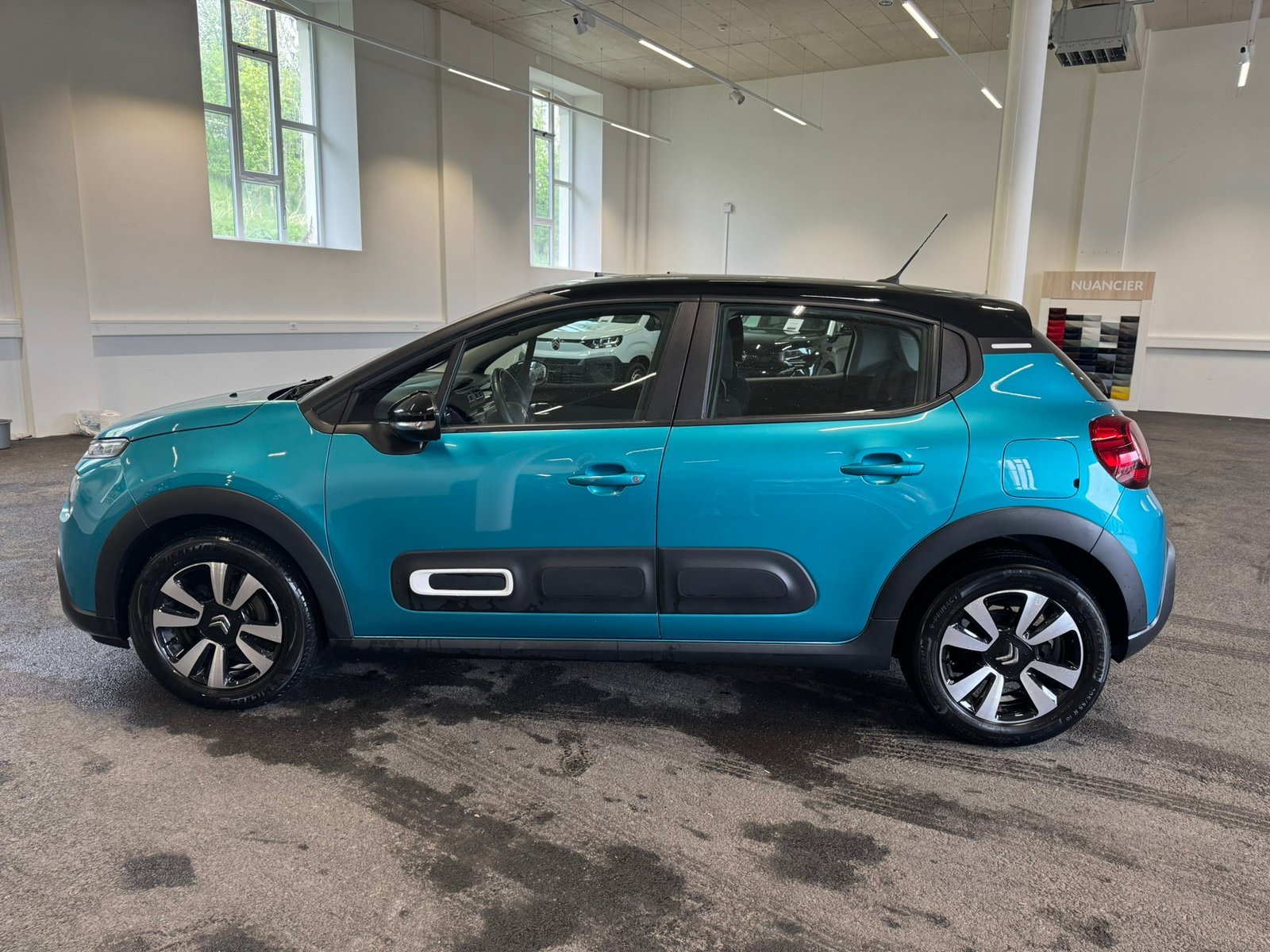 CITROEN C3 1.2i PureTech Swiss Edition EAT6, Benzin, Occasion / Gebraucht, Automatik - 7