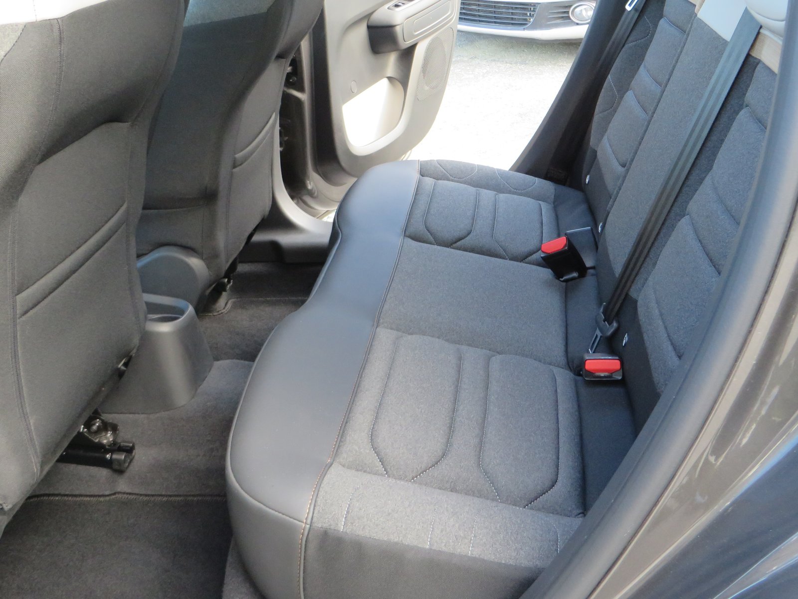 CITROEN C3 1.2i PureTech Shine EAT6, Petrol, Second hand / Used, Automatic - 5