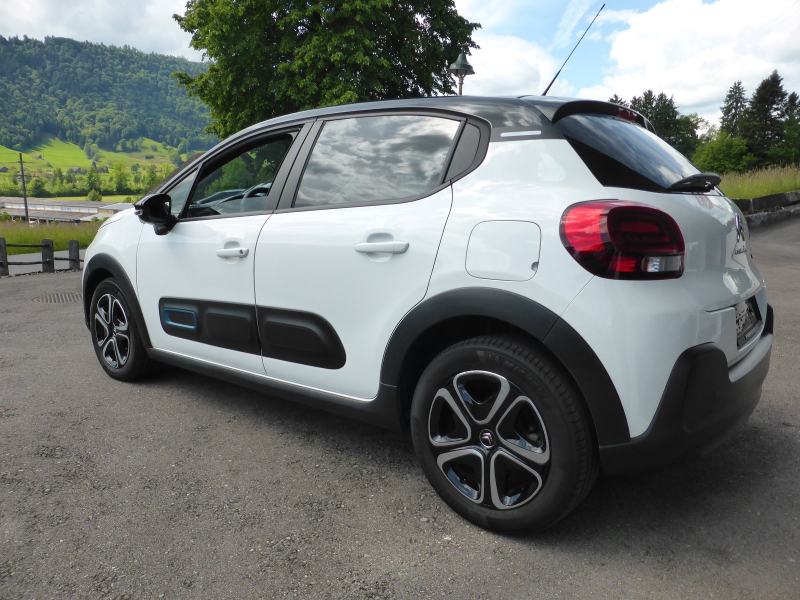 CITROEN C3 1.2i PureTech Swiss Edition EAT6, Benzina, Occasioni / Usate, Automatico - 6