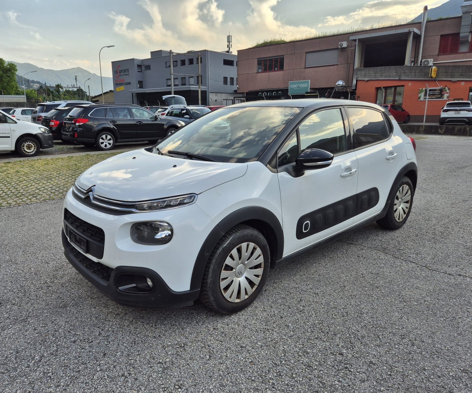 CITROEN C3 1.2i PureTech Shine, Benzin, Occasion / Gebraucht, Handschaltung - 2