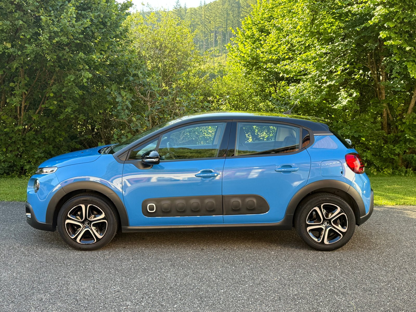 CITROEN C3 1.2i PureTech Shine EAT, Benzin, Occasion / Gebraucht, Automatik - 2