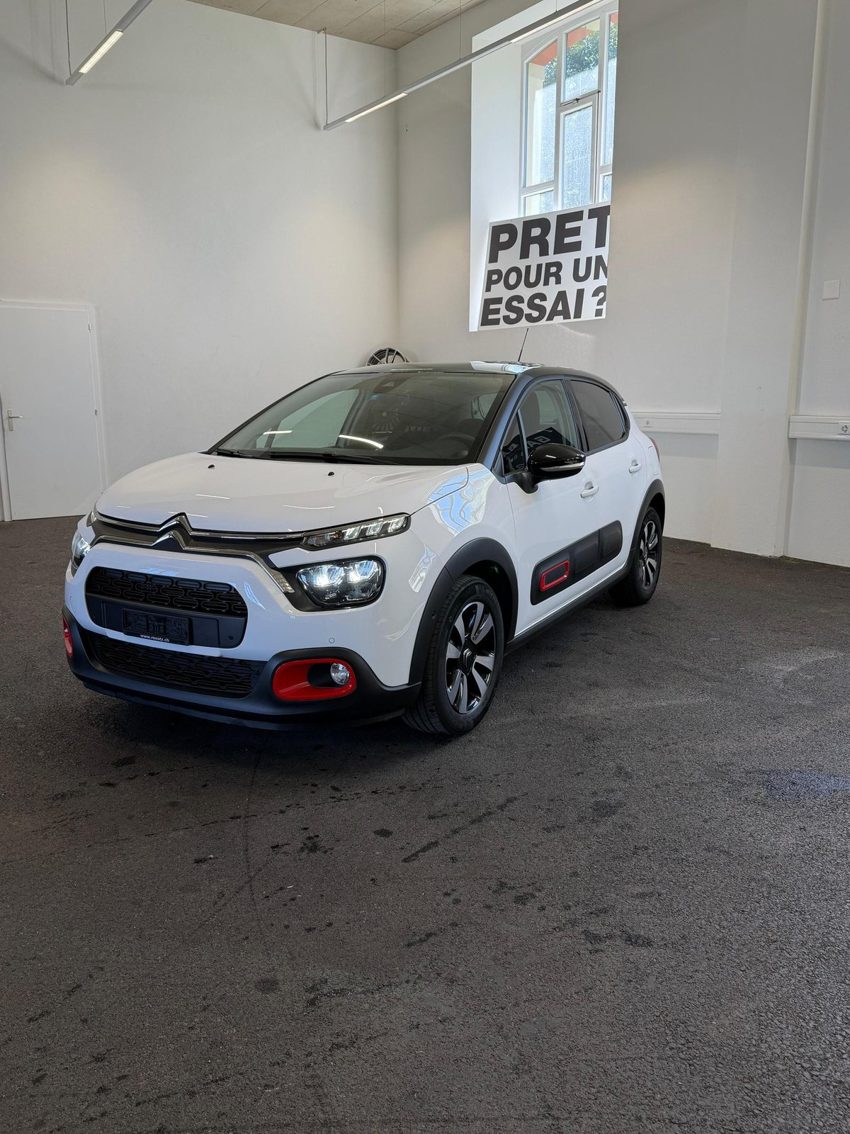 CITROEN C3 1.2i PureTech Shine, Petrol, Second hand / Used, Manual - 2