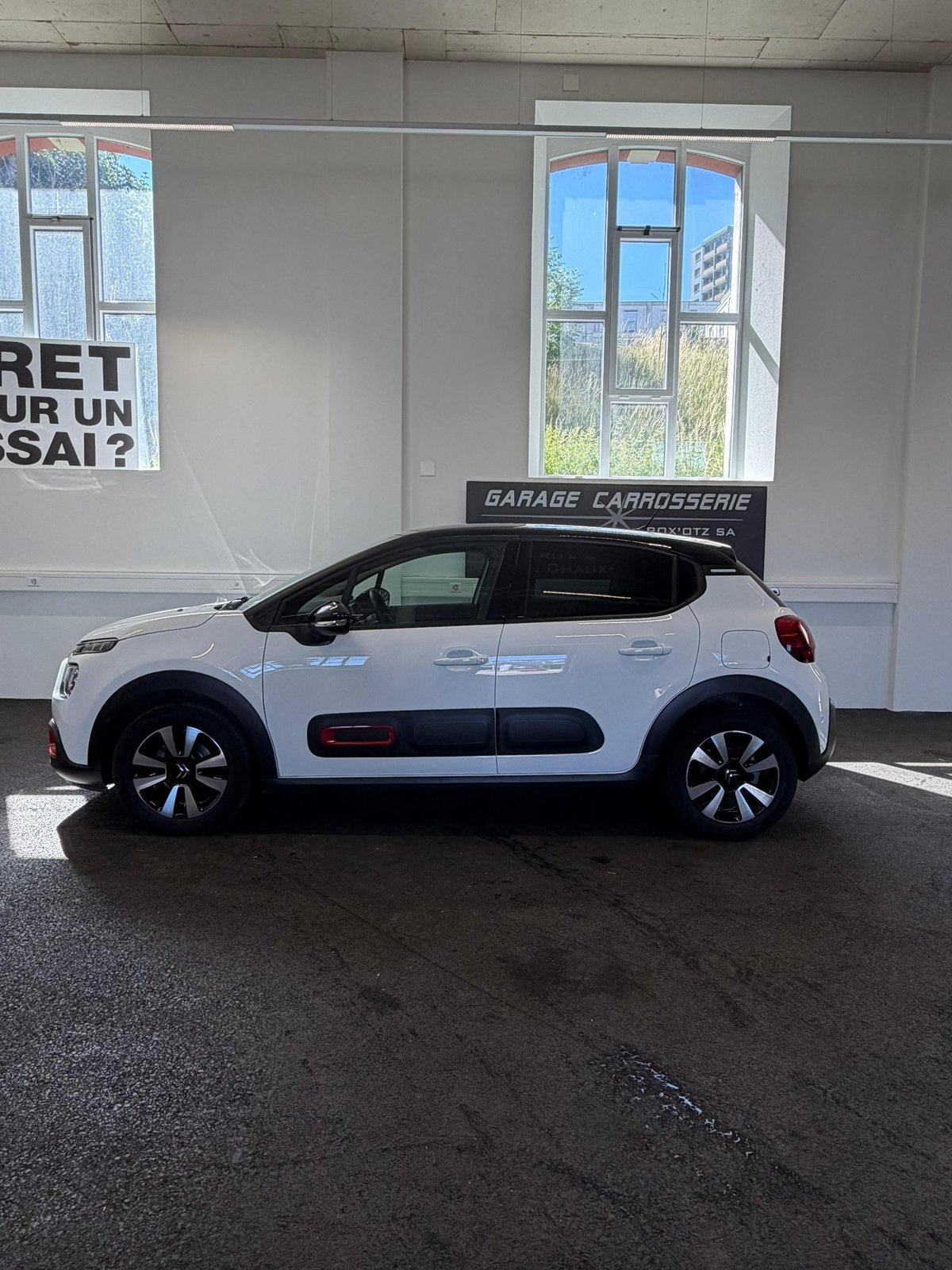 CITROEN C3 1.2i PureTech Shine, Petrol, Second hand / Used, Manual - 3