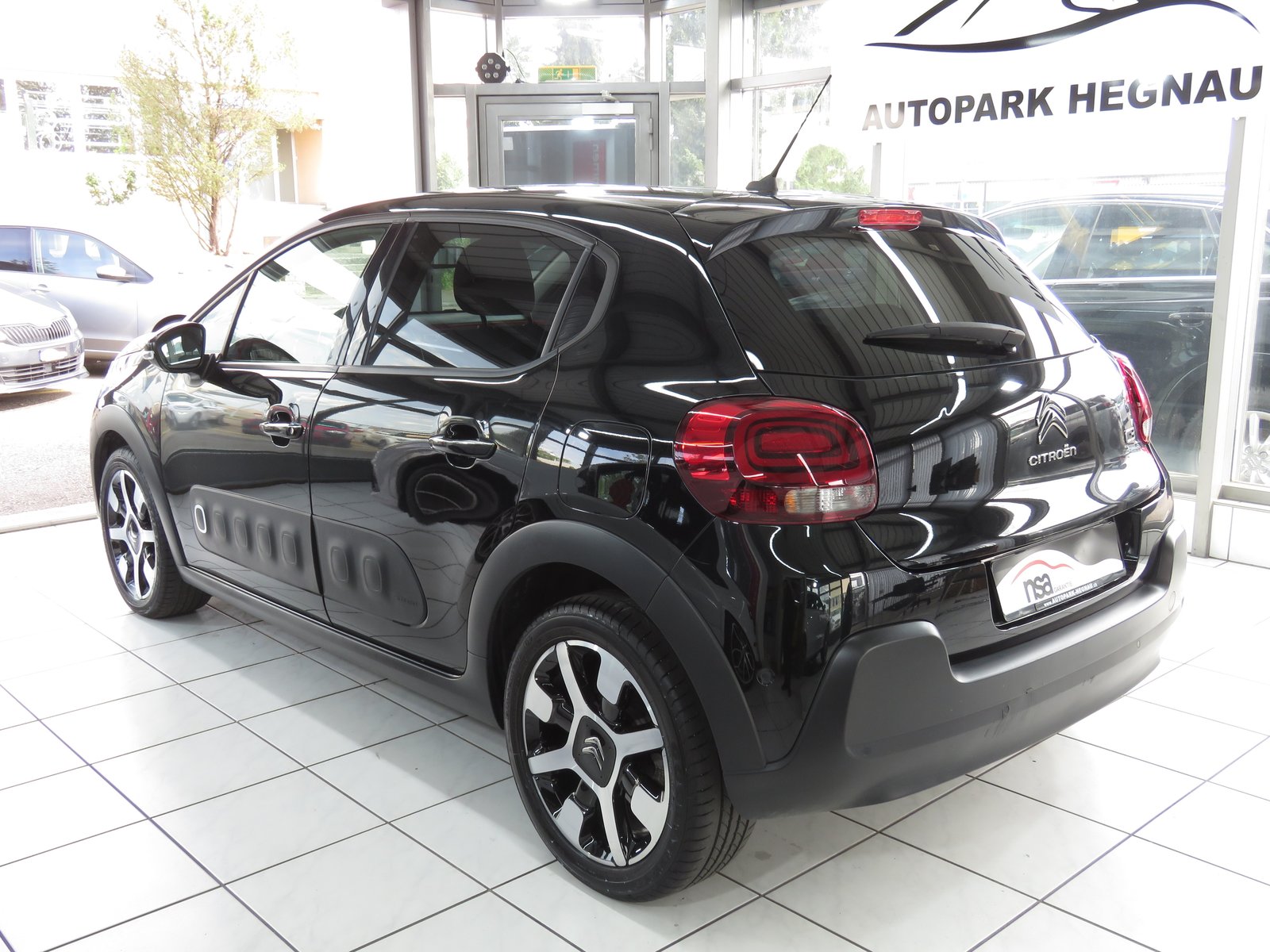 CITROEN C3 1.2i PureTech Shine EAT6, Petrol, Second hand / Used, Automatic - 6