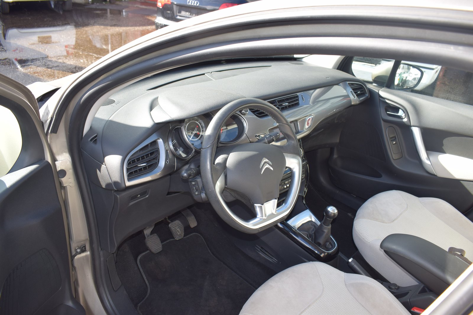 CITROEN C3 1.6i 16V Exclusive, Petrol, Second hand / Used, Manual - 7
