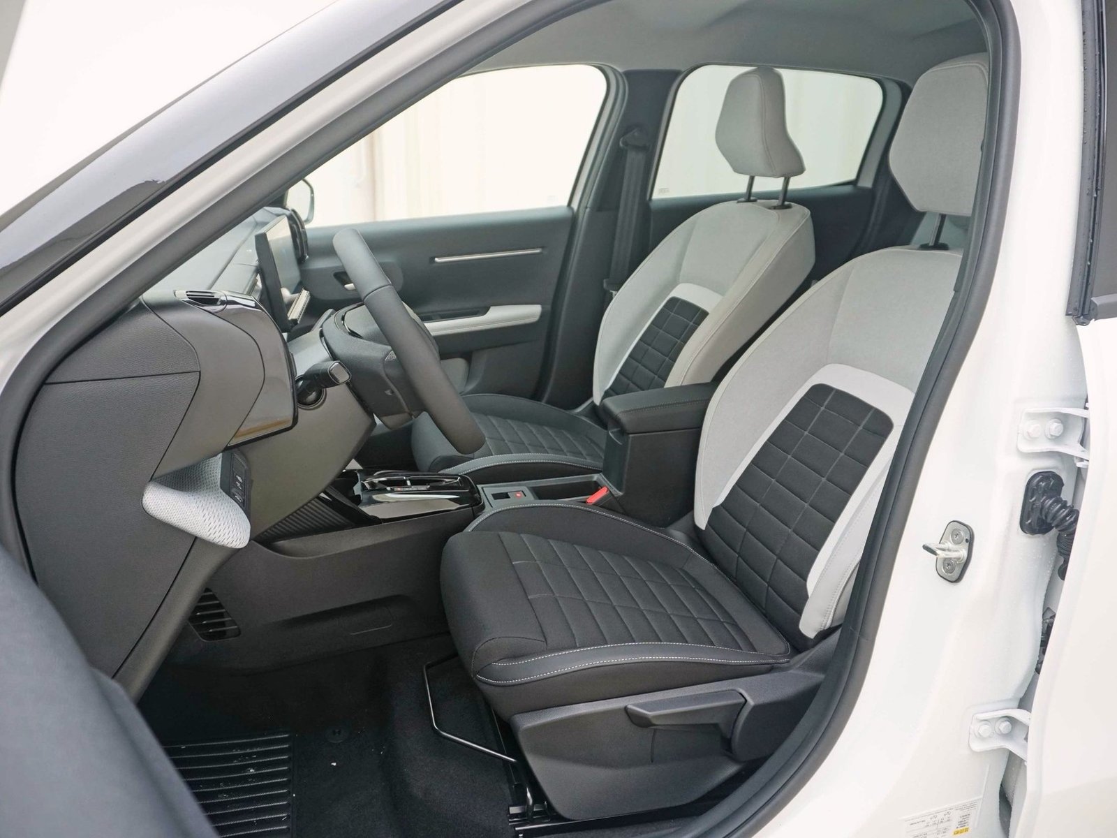 CITROEN C3 1.2 Hybrid Max, Hybride Leggero Benzina/Elettrica, Auto nuove, Automatico - 7
