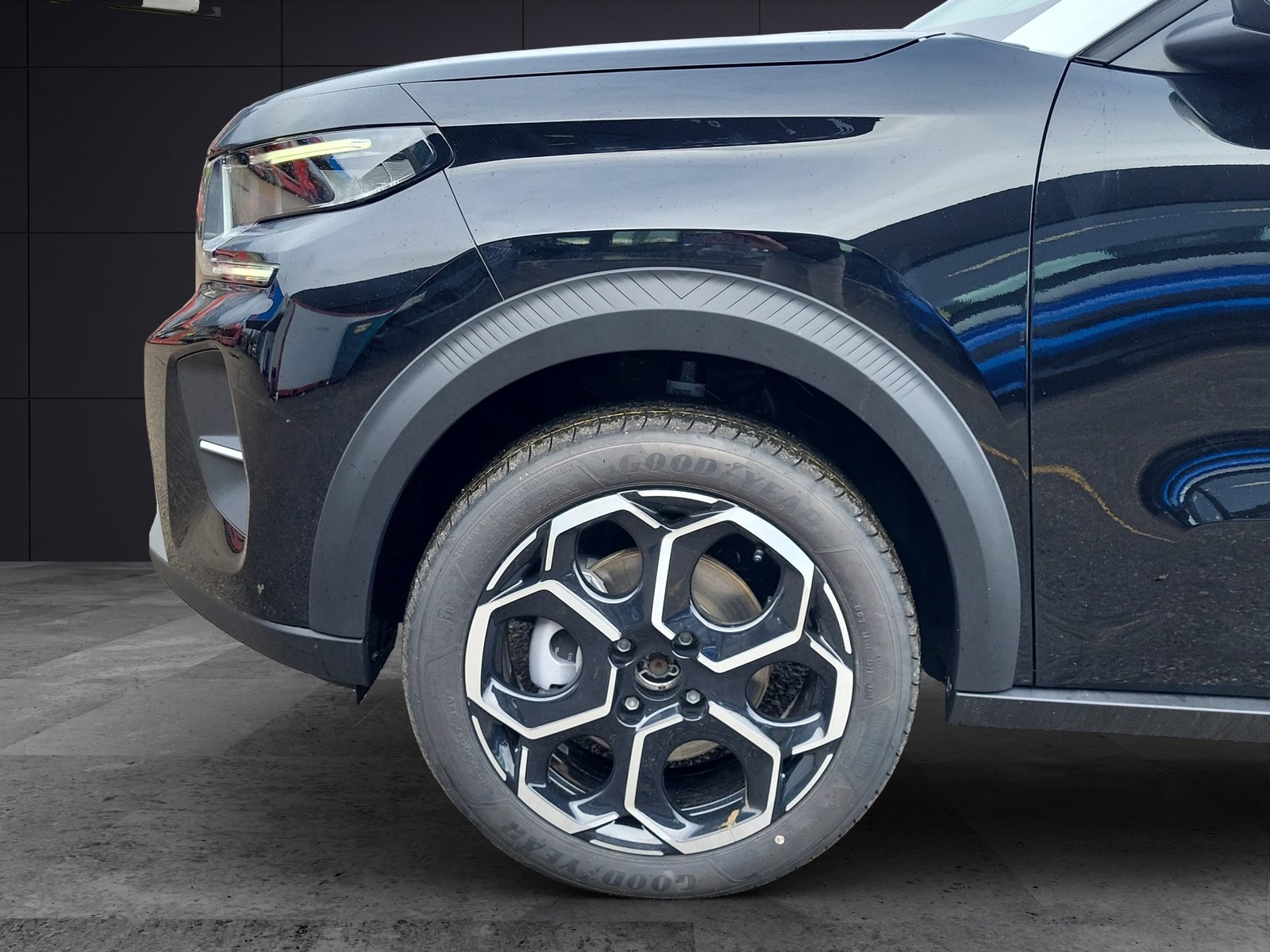 CITROEN C3 1.2 MHEV Tricolore DCS6, Mild-Hybrid Benzin/Elektro, Neuwagen, Automatik - 4