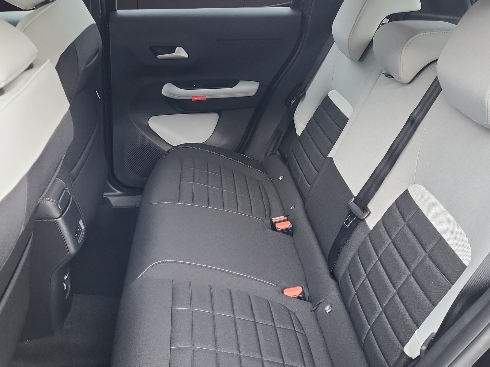 CITROEN C3 1.2 MHEV Tricolore DCS6, Mild-Hybrid Benzin/Elektro, Neuwagen, Automatik - 6