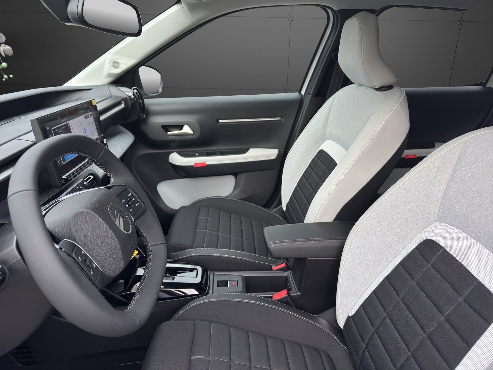 CITROEN C3 1.2 Hybrid Max, Hybride Léger Essence/Électricité, Voiture nouvelle, Automatique - 2