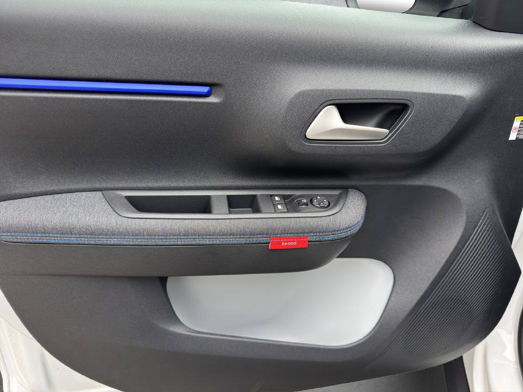 CITROEN C3 1.2 Hybrid Plus, Mild-Hybrid Petrol/Electric, New car, Automatic - 3