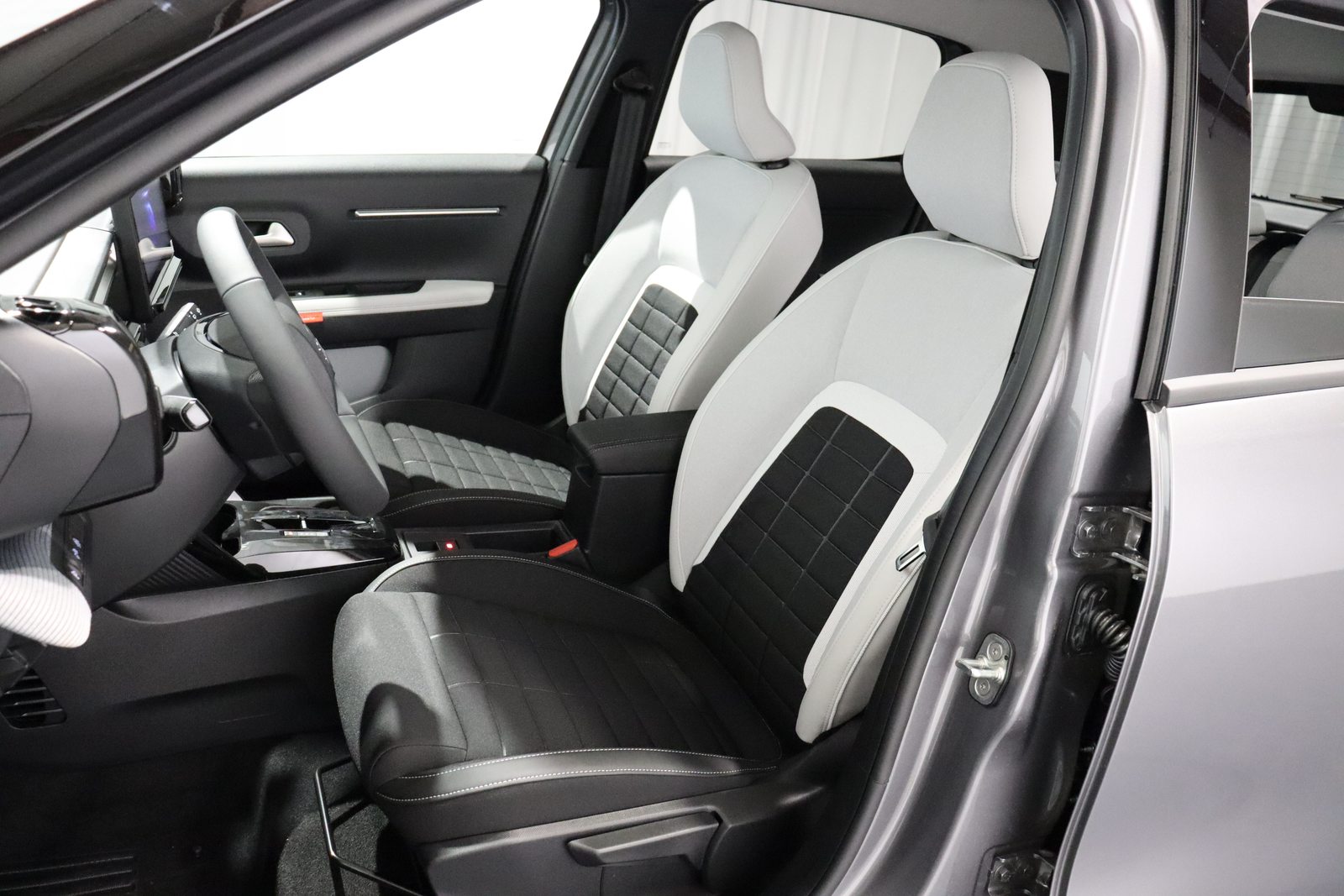 CITROEN C3 1.2 Hybrid Max, Hybride Léger Essence/Électricité, Voiture nouvelle, Automatique - 4