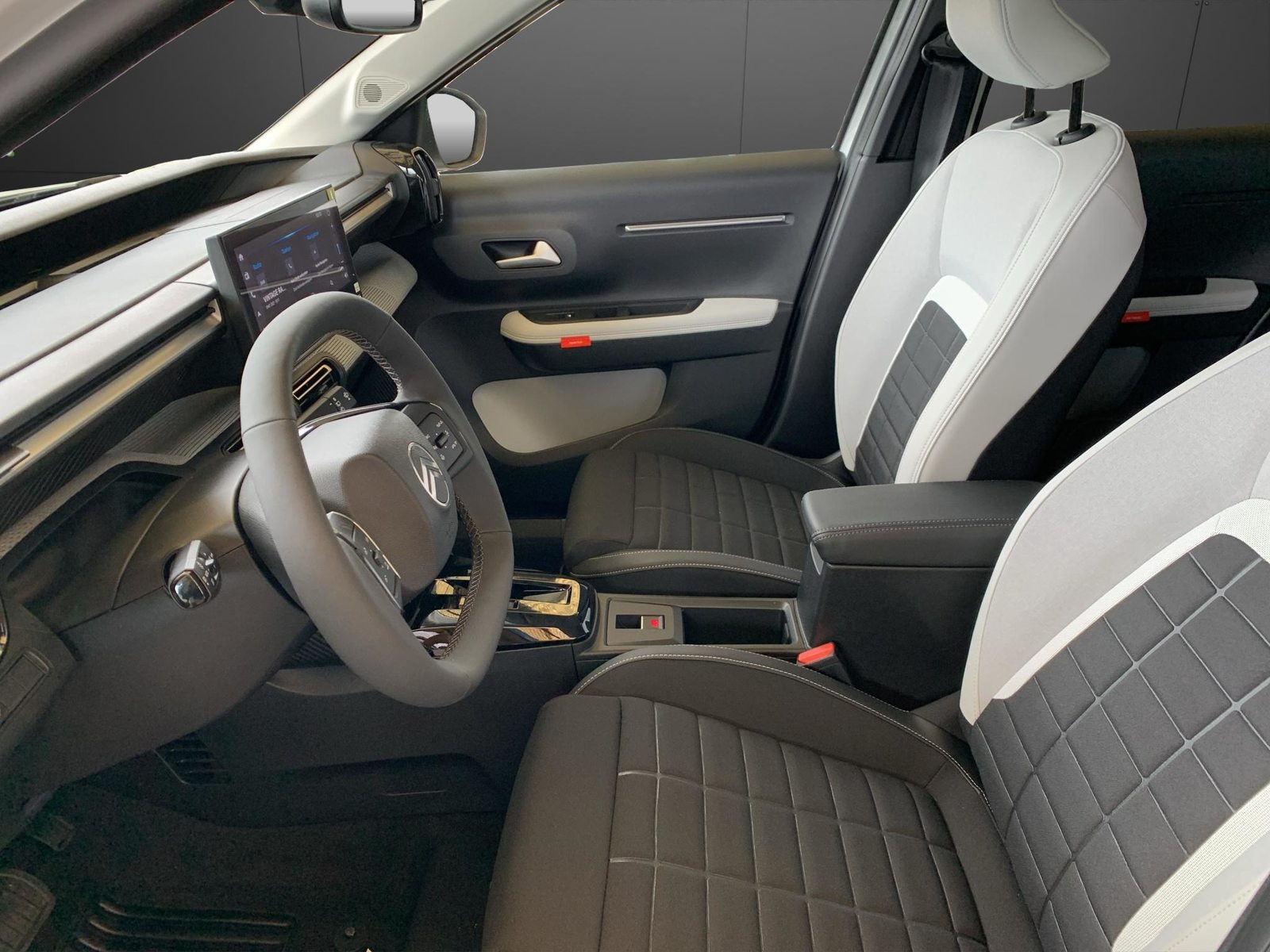 CITROEN C3 1.2 Hybrid Max, Mild-Hybrid Petrol/Electric, New car, Automatic - 3