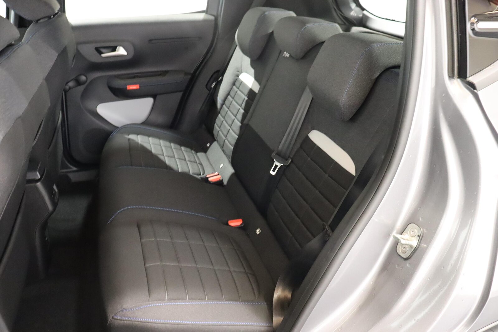 CITROEN e-C3 Plus, Elektro, Neuwagen, Automatik - 5
