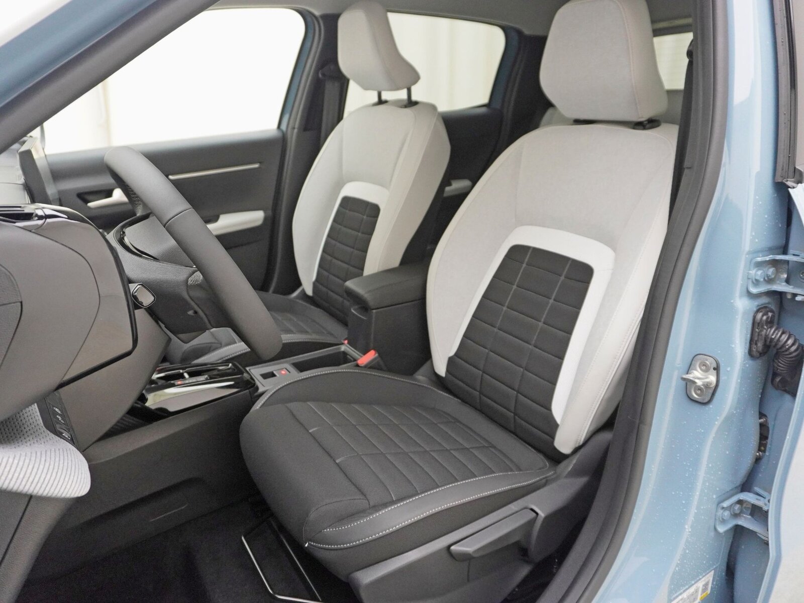 CITROEN C3 1.2 Hybrid Max, Hybride Léger Essence/Électricité, Voiture nouvelle, Automatique - 7