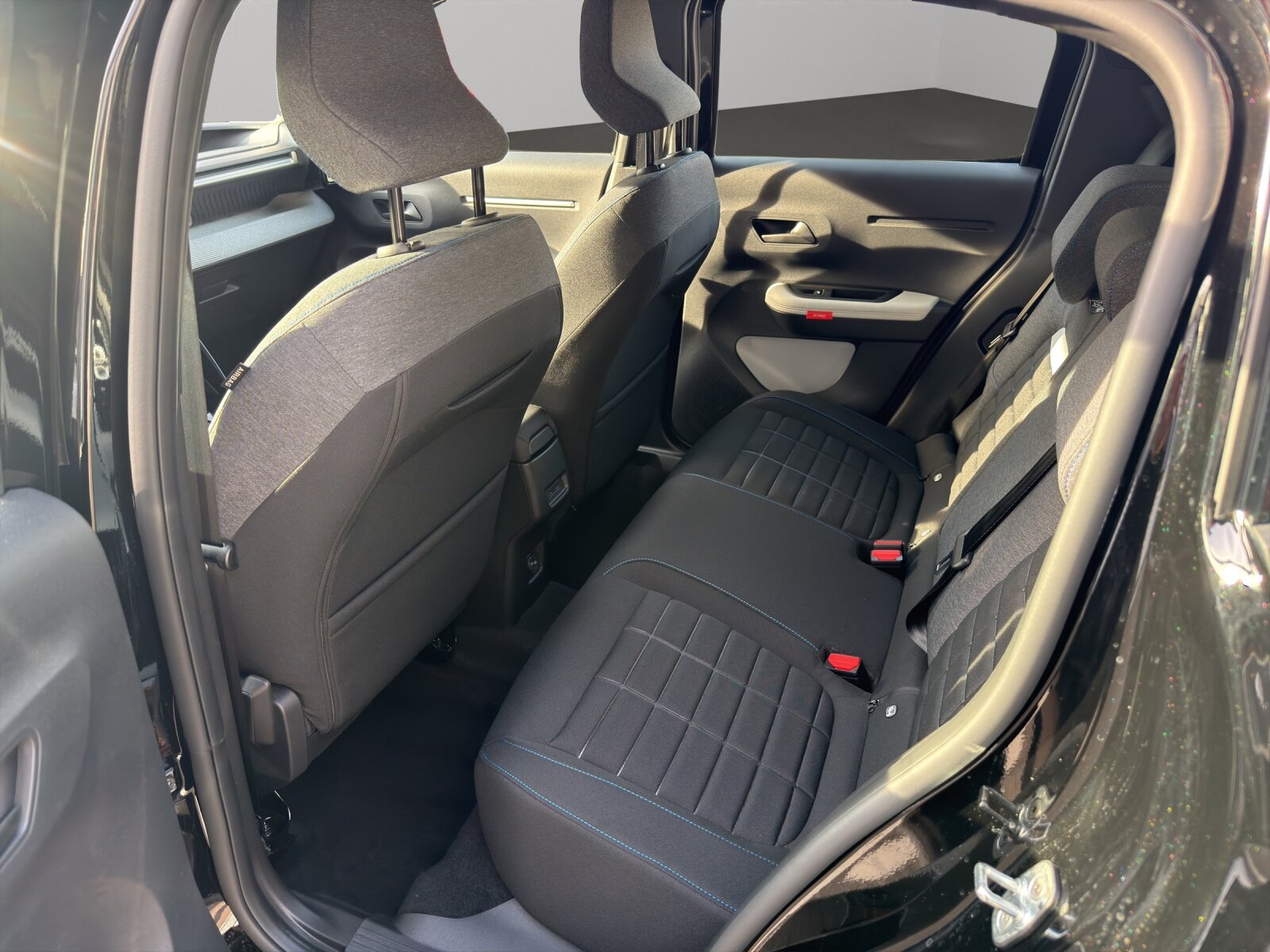 CITROEN C3 1.2 Hybrid Tonic+, Voll-Hybrid Benzin/Elektro, Neuwagen, Automatik - 5