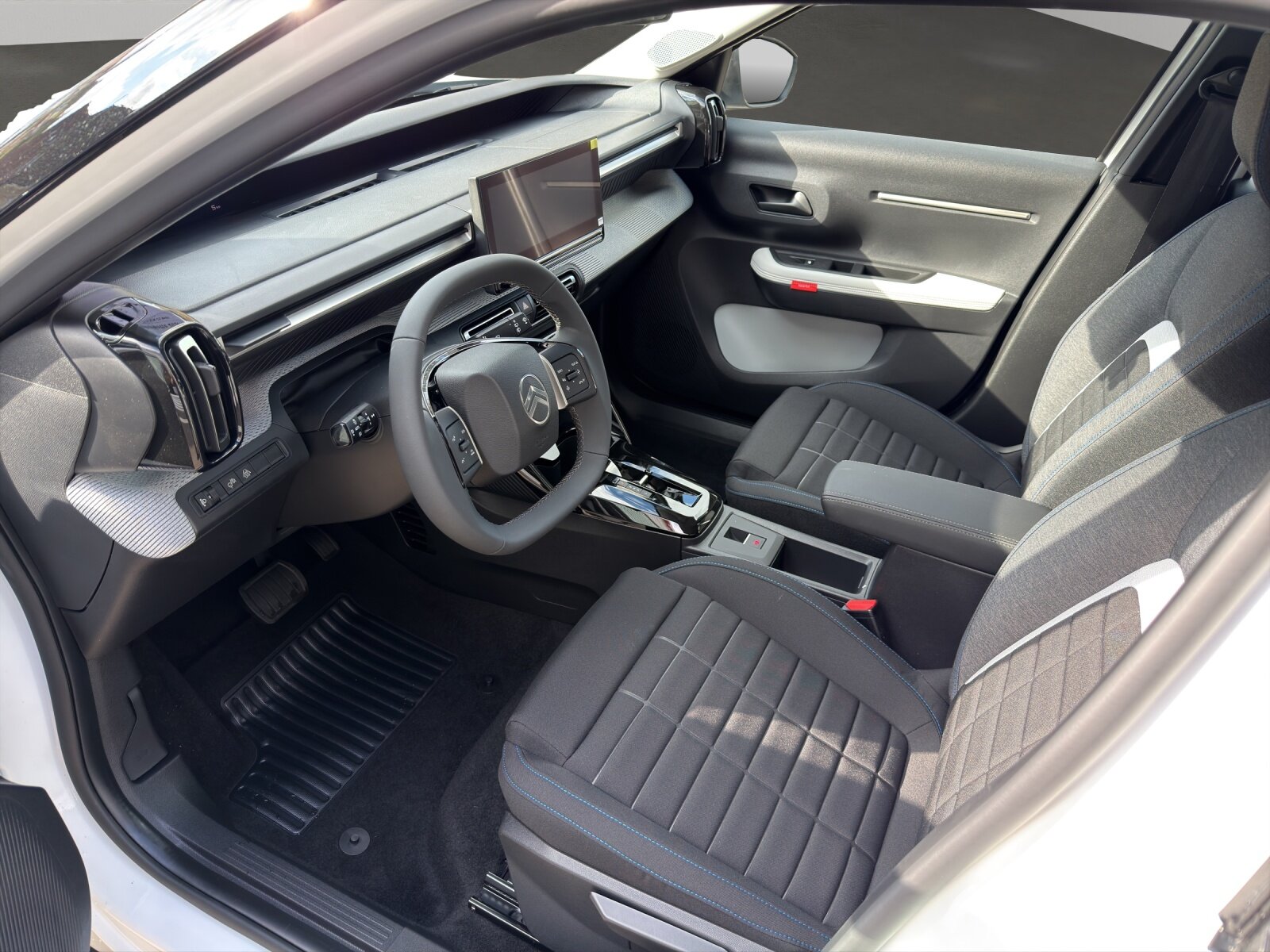 CITROEN C3 1.2 Hybrid Tonic+, Hybride Intégral Essence/Électricité, Voiture nouvelle, Automatique - 4