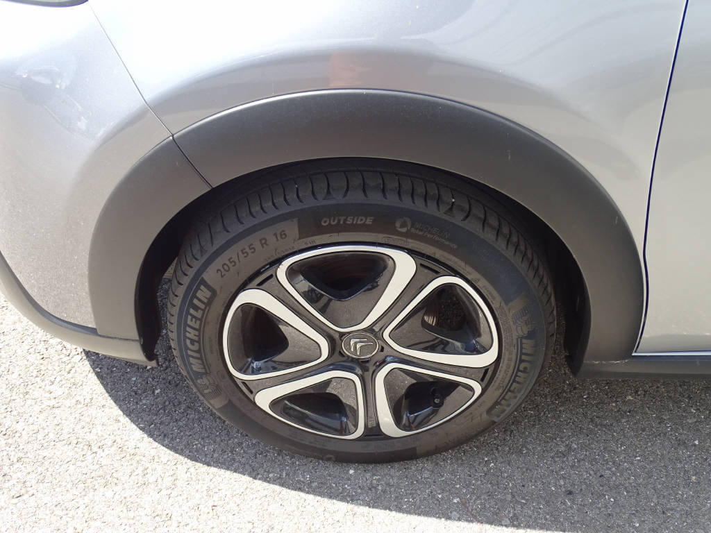 CITROEN C3 1.2 PureTech Shine, Essence, Occasion / Utilisé, Manuelle - 2