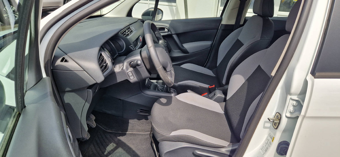 CITROEN C3 1.2 PureTech Attraction, Petrol, Second hand / Used, Manual - 4