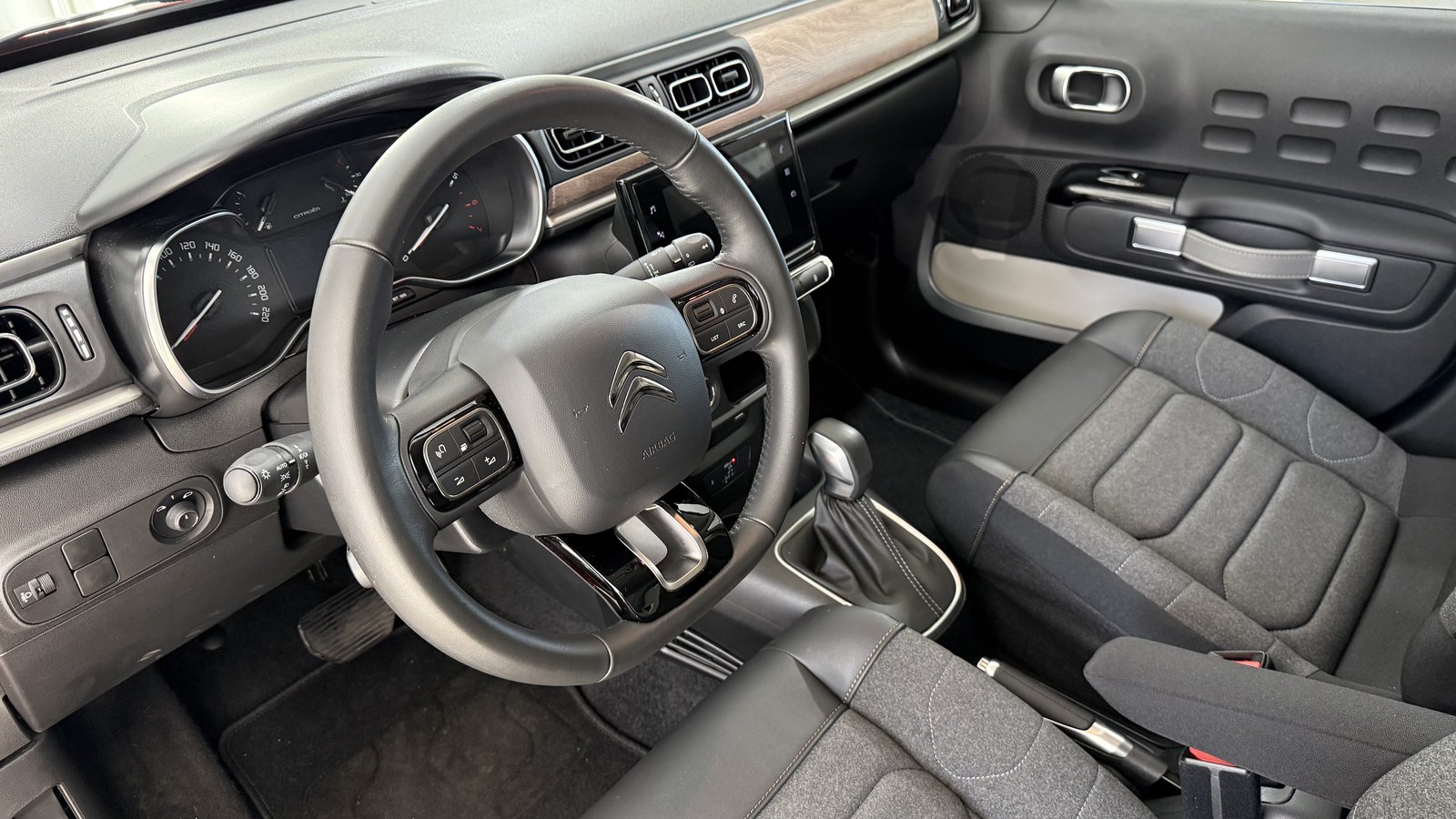 CITROEN C3 1.2 PureTech Shine, Essence, Occasion / Utilisé, Automatique - 4