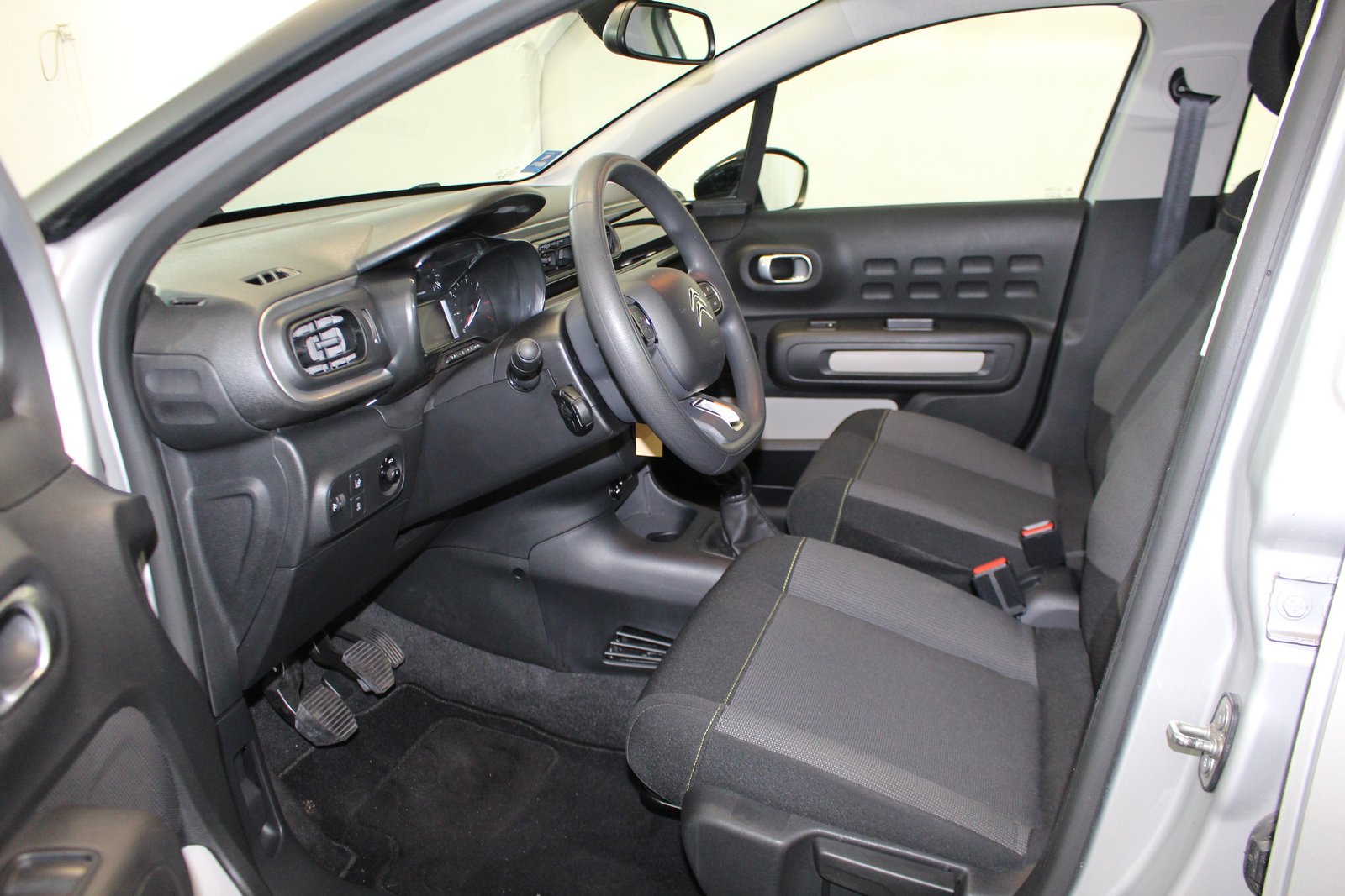 CITROEN C3 1.2 PureTech Feel, Essence, Occasion / Utilisé, Manuelle - 7