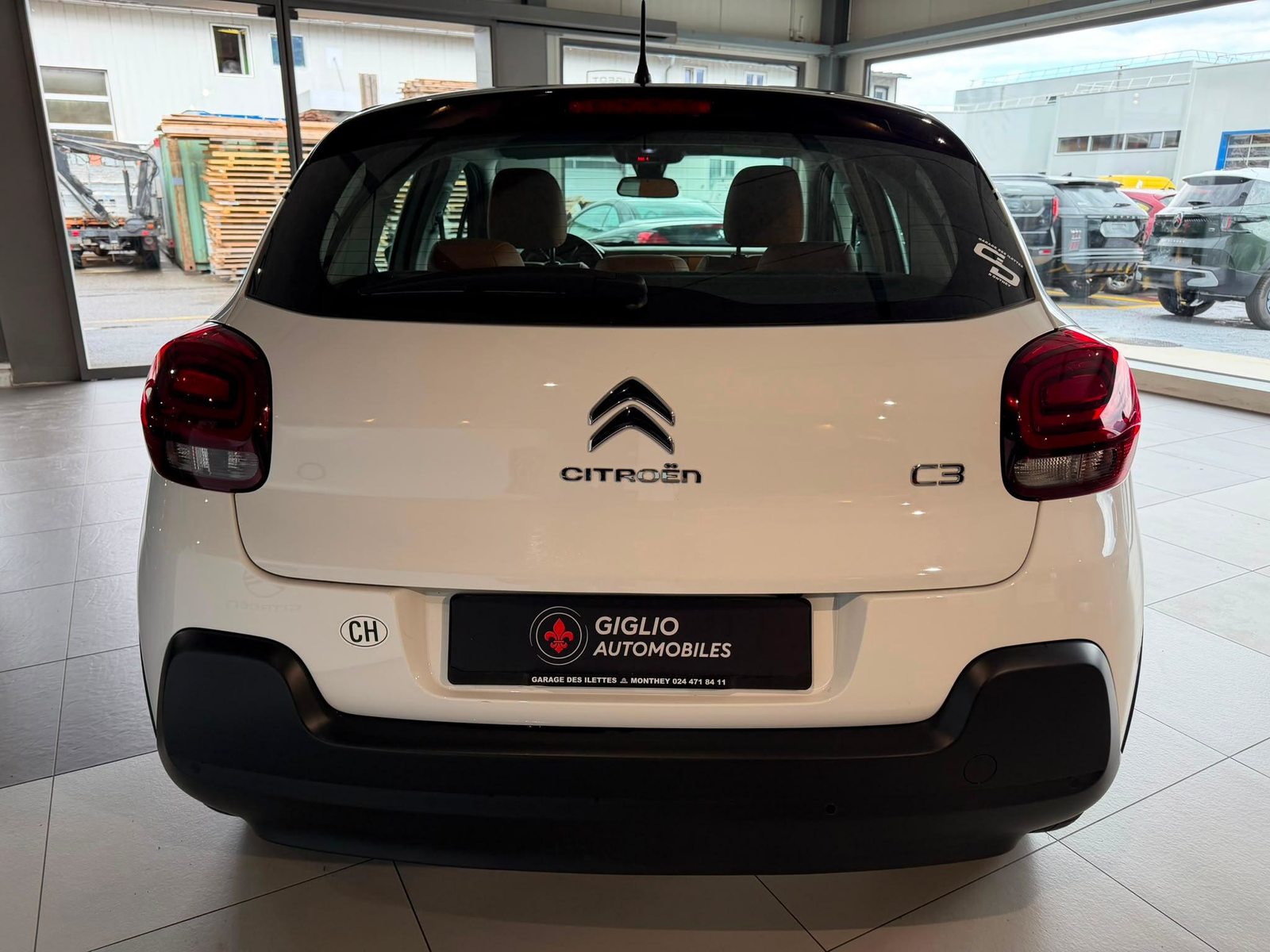 CITROEN C3 1.2 PureTech Shine, Petrol, Second hand / Used, Automatic - 3