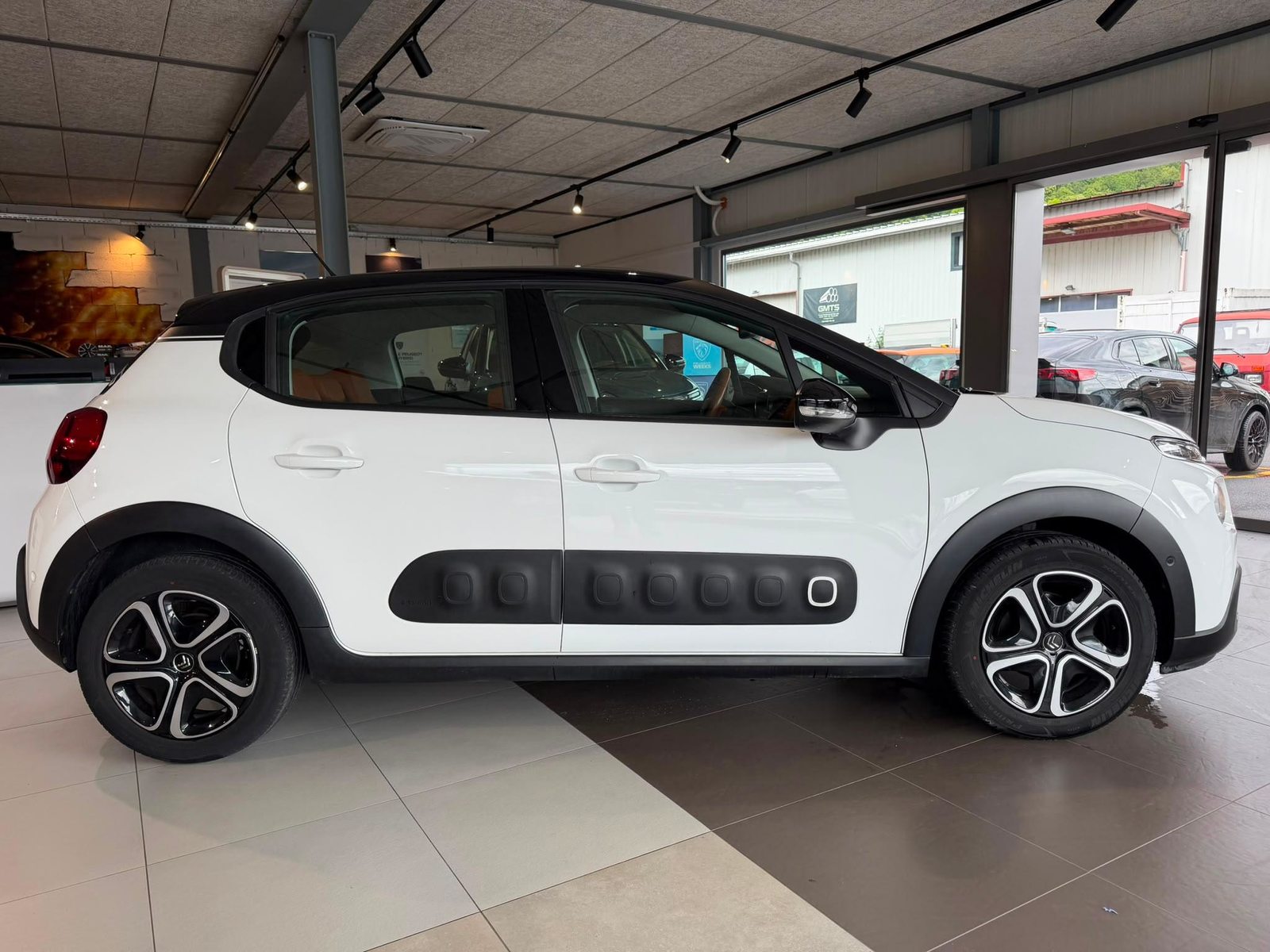 CITROEN C3 1.2 PureTech Shine, Petrol, Second hand / Used, Automatic - 5